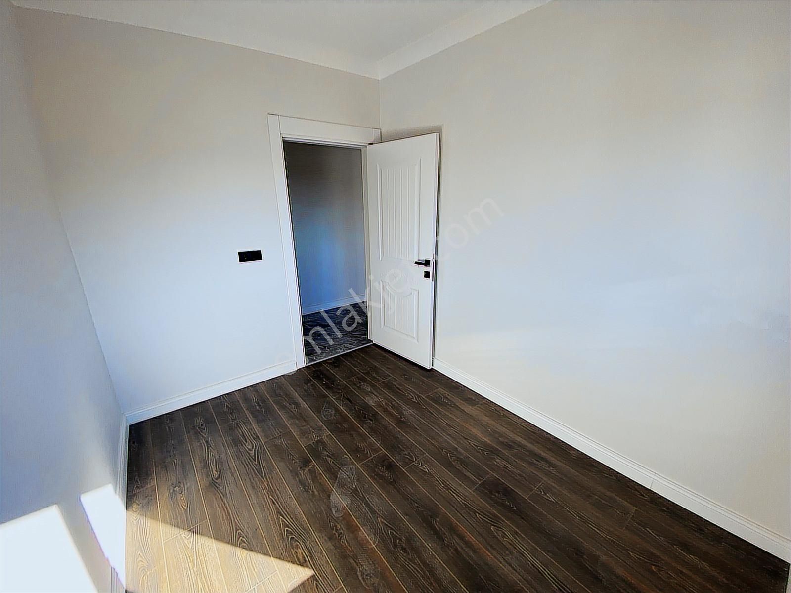 Kozanovadan Darıcada Merkezi Konumda 3+1 Ferah Dubleks - Görsel 17