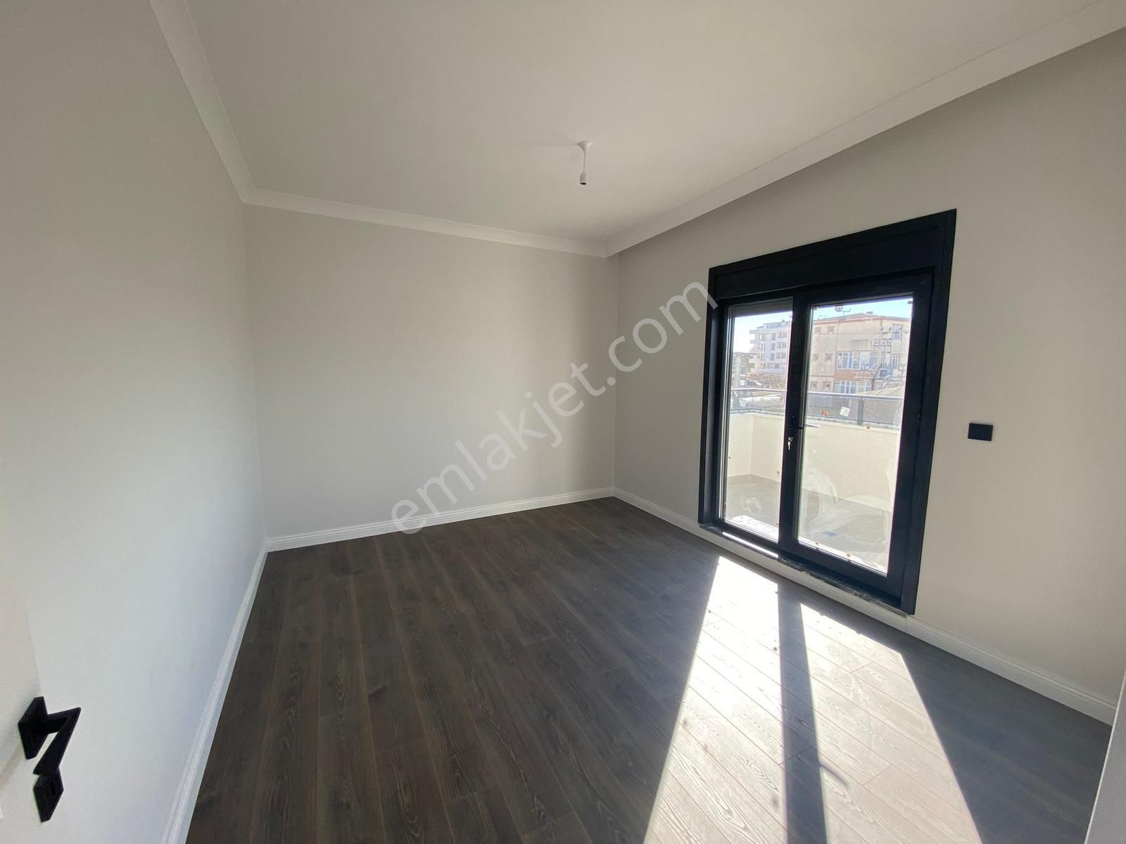 Kozanovadan Darıcada Merkezi Konumda 3+1 Ferah Dubleks - Görsel 16