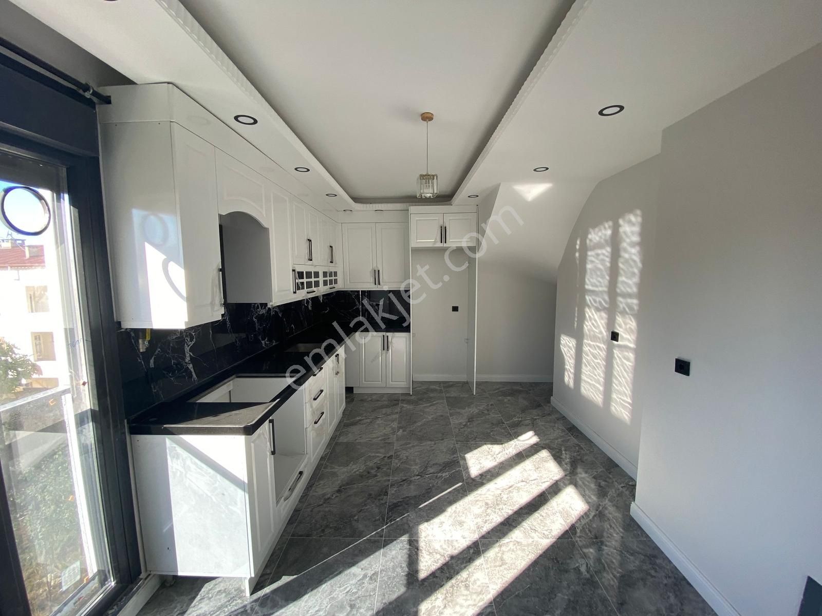 Kozanovadan Darıcada Merkezi Konumda 3+1 Ferah Dubleks - Görsel 3