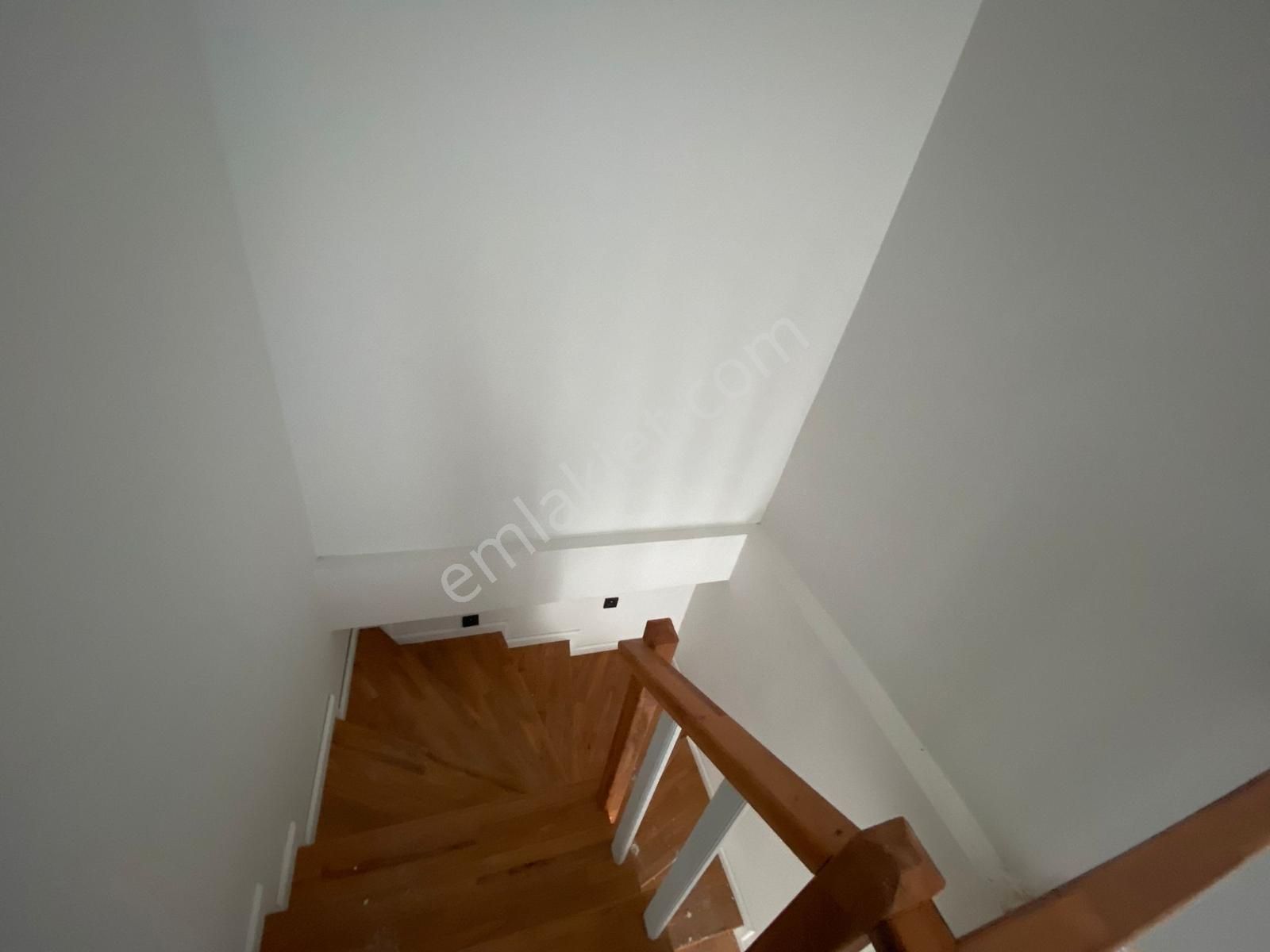 Kozanovadan Darıcada Merkezi Konumda 3+1 Ferah Dubleks - Görsel 6