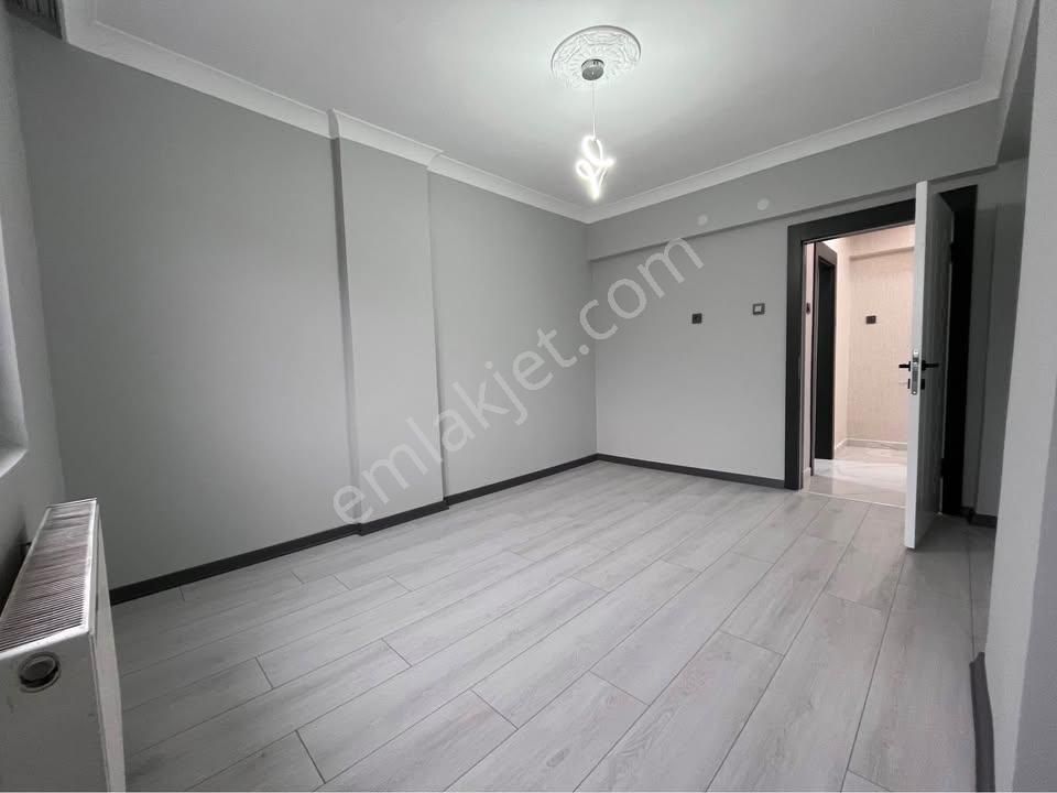 Beylikdüzü Cumhuriyet Mh. Metrobüse Yakın 5 Dk Mesafede 2+1 Dairemiz... - Görsel 6