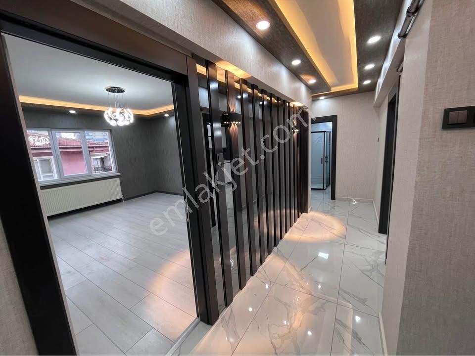 Beylikdüzü Cumhuriyet Mh. Metrobüse Yakın 5 Dk Mesafede 2+1 Dairemiz... - Görsel 3