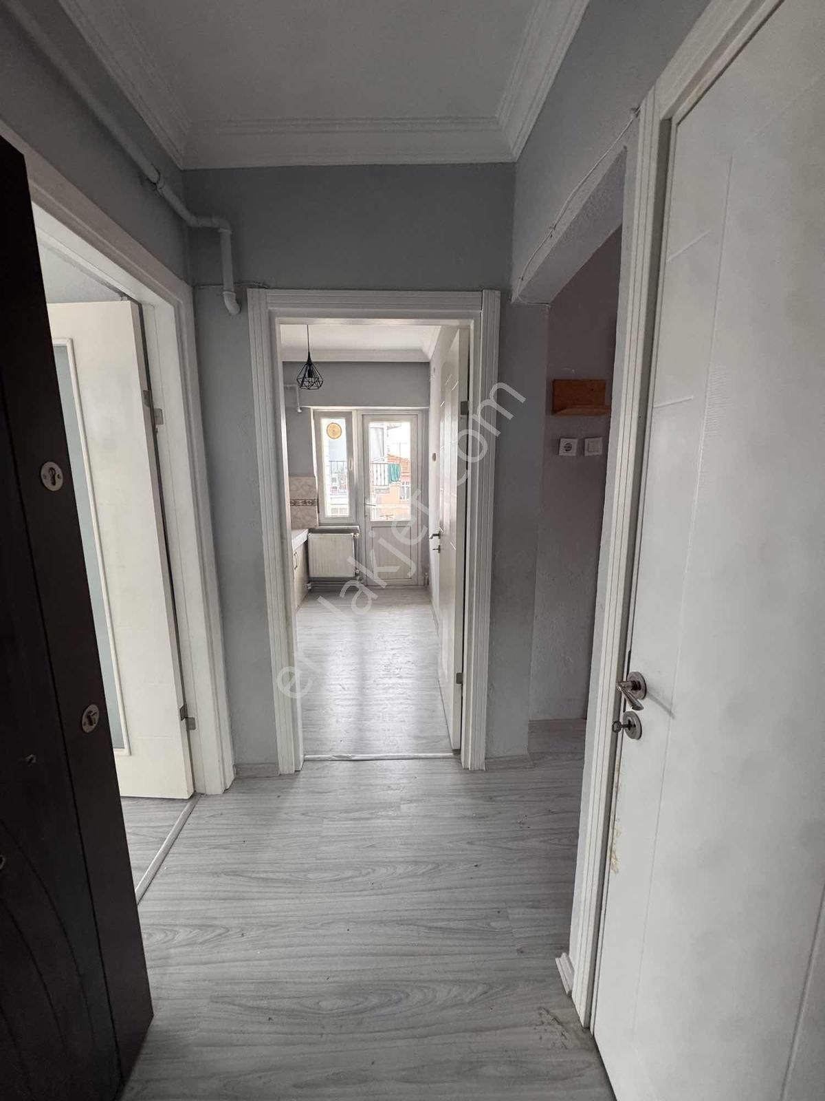 Çanakkale Merkez Cevatpaşa Mahallesi Cadde Üstü Satılık 2+1 - Görsel 14