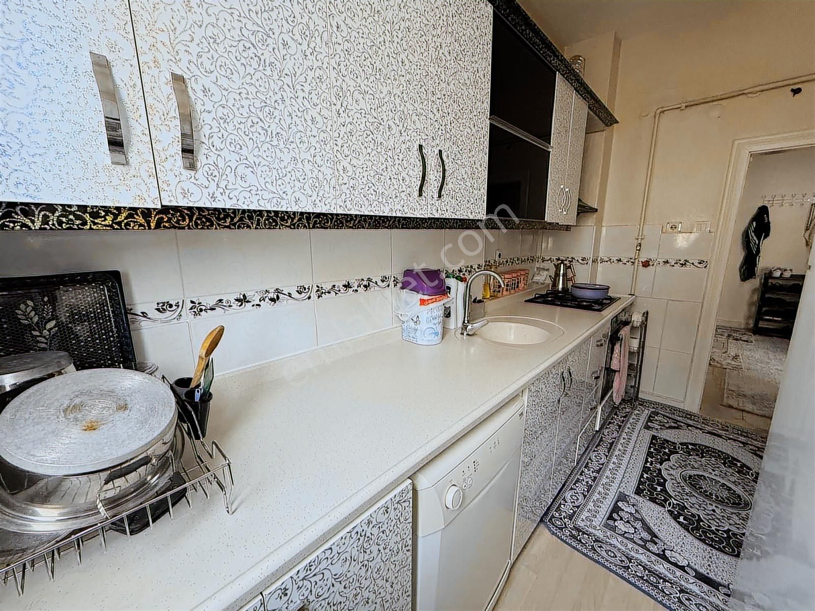 Devlet Hastanesi Caddesi Üzerinde Satılık 2+1 Fırsat Daire - Görsel 2