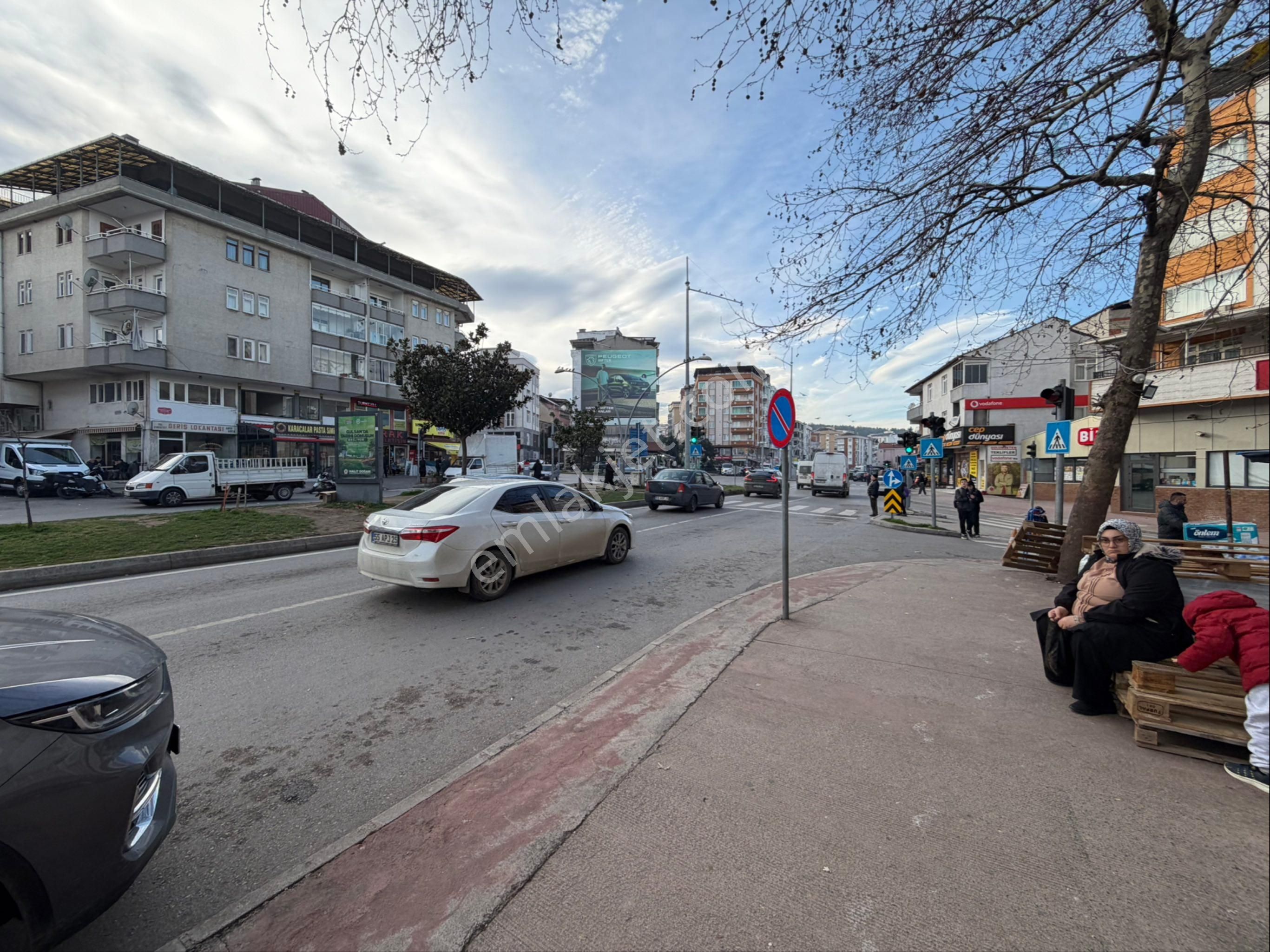 İlkadım İlyasköy Kavşağına Cephe Satılık 2+1 Daire - Görsel 20