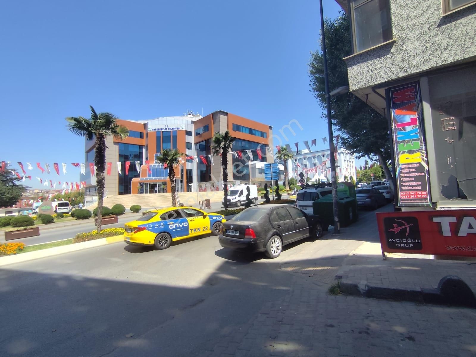 Azmir'den Belediye Karşısı Kiralık 20 M2 Ofis For Rent - Görsel 2