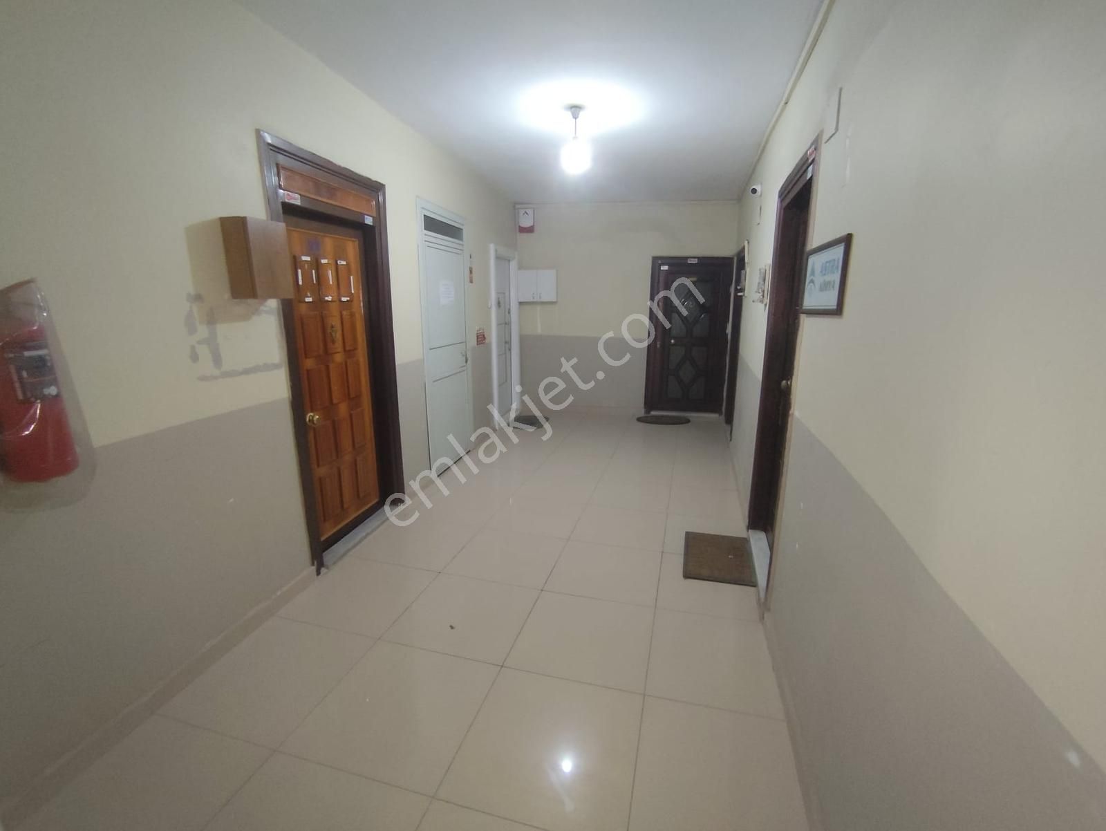 Azmir'den Belediye Karşısı Kiralık 20 M2 Ofis For Rent - Görsel 6