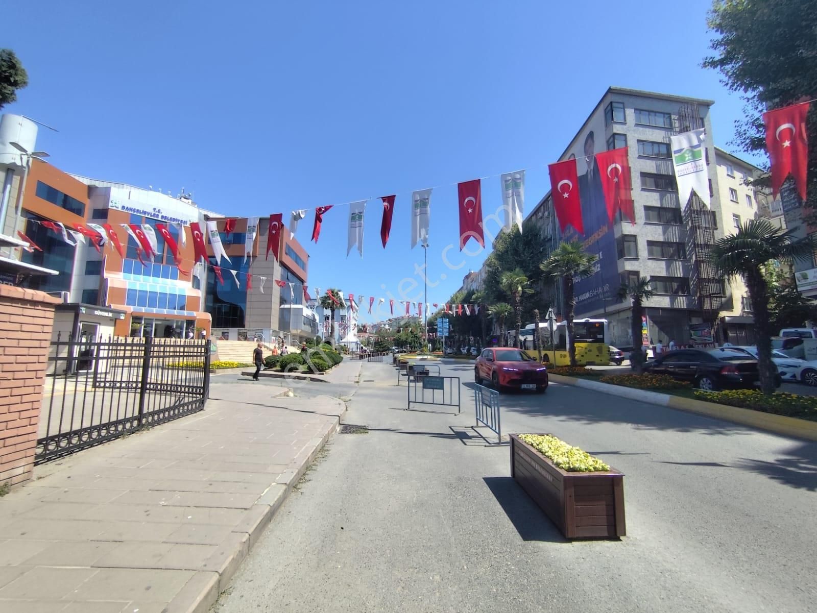 Azmir'den Belediye Karşısı Kiralık 20 M2 Ofis For Rent - Görsel 7