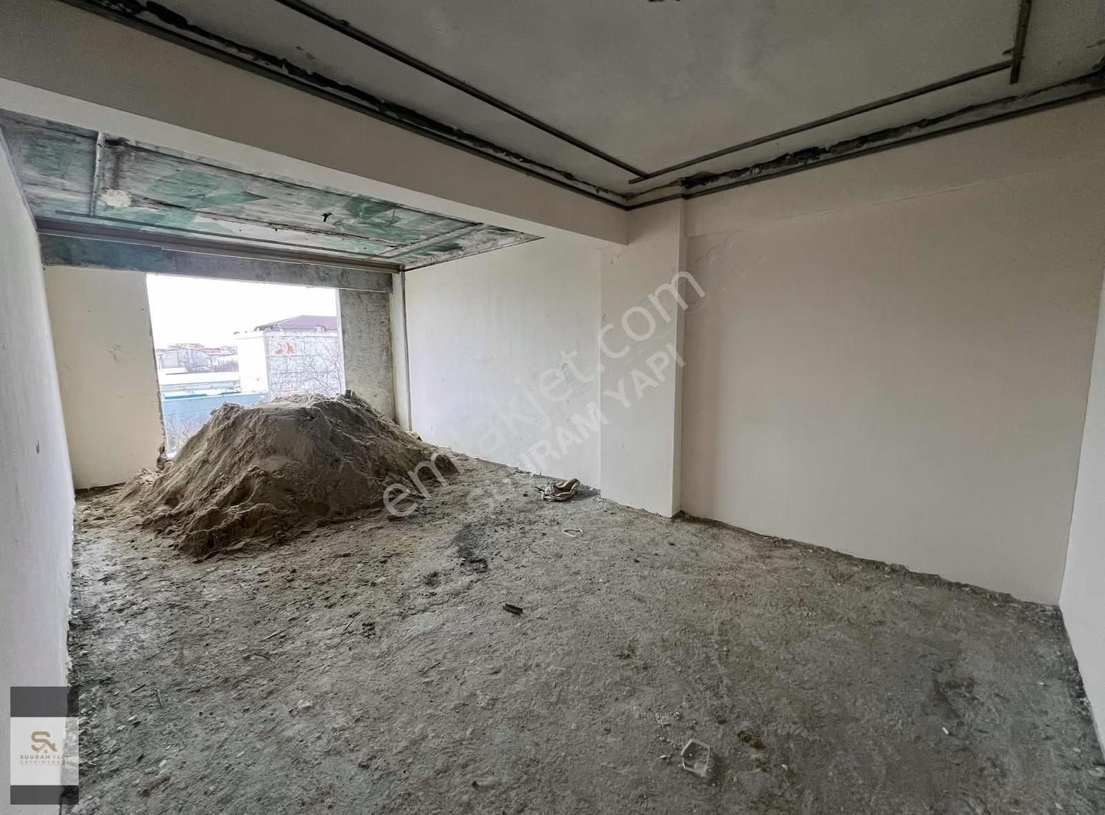 Şahintepede Meydanda Satılık 2+1 Göl Manzaralı 7.kat Daire