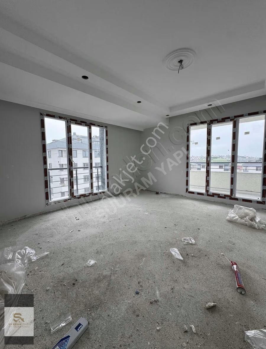 Tahtakale'de 95m2 2+1 Ebeveyn Banyolu Arakat