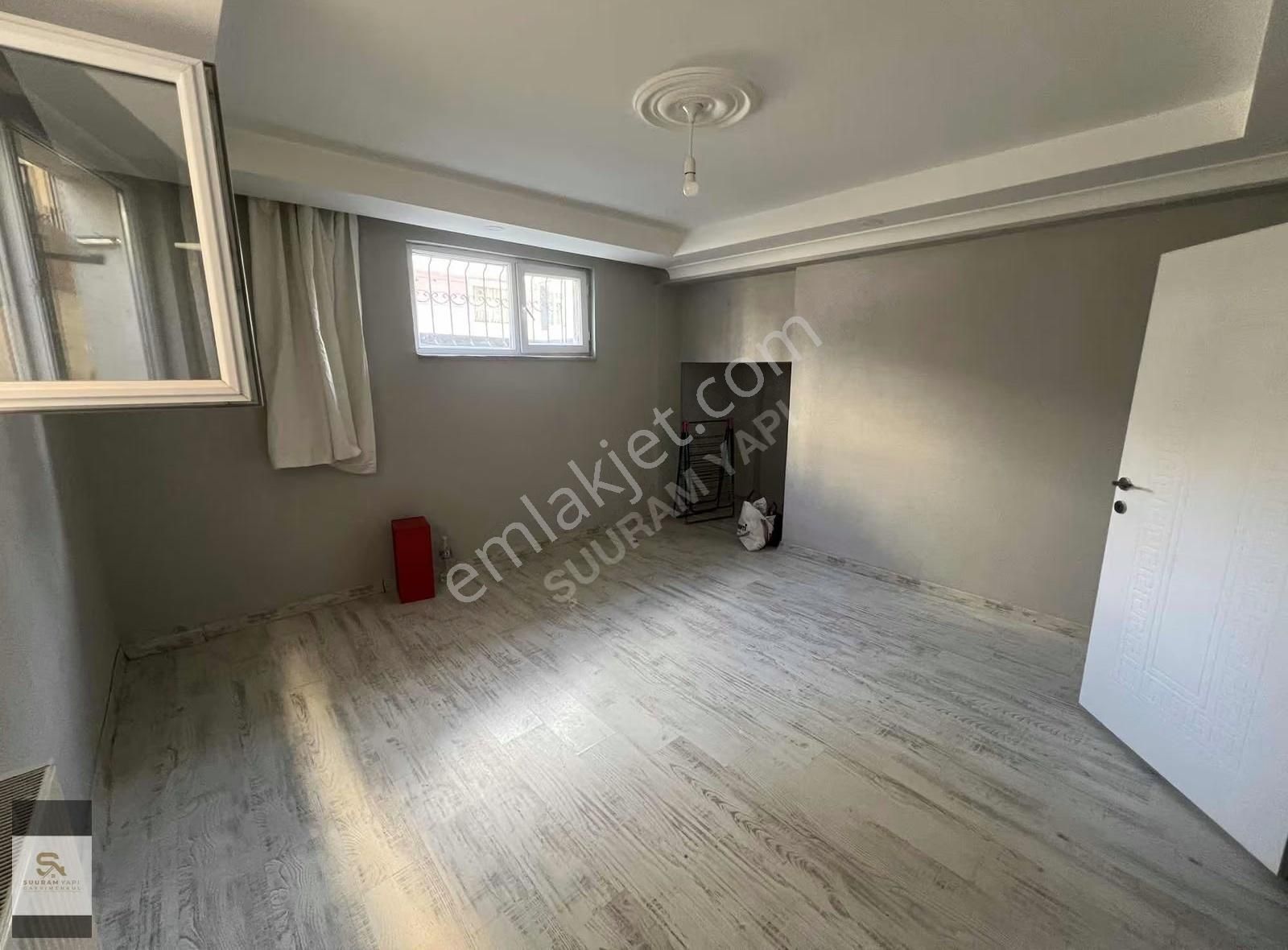 Altınşehirde Meydan Konunlu Kiralık Bahce Katı