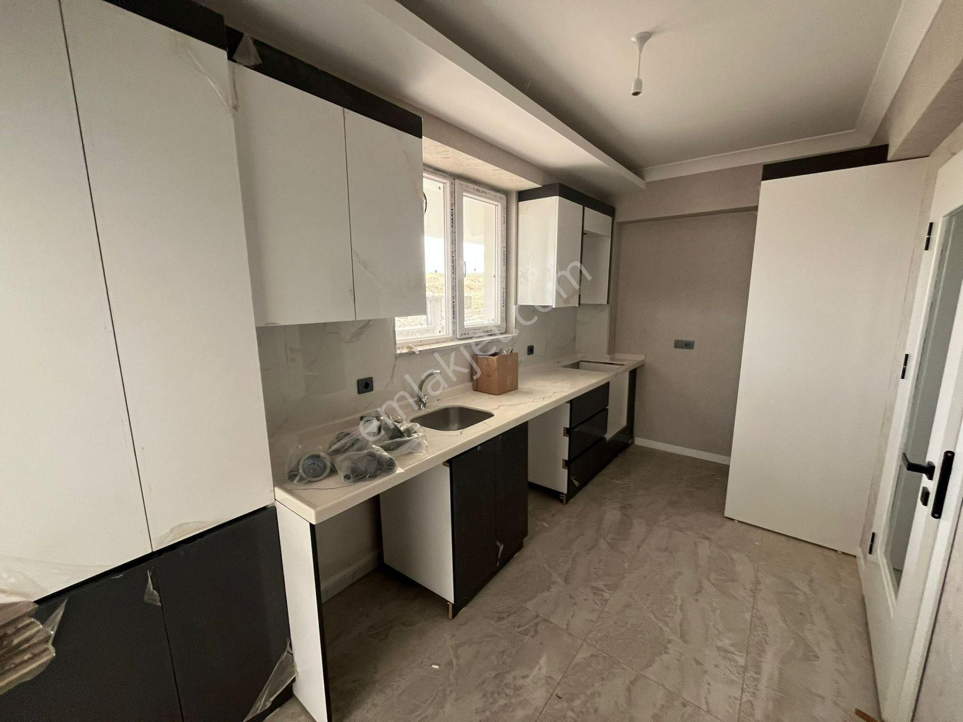 Yıldız'dan 29 Ekim Mah'de Hiç Oturulmamış Kiralık 2+1 !!! - Görsel 4