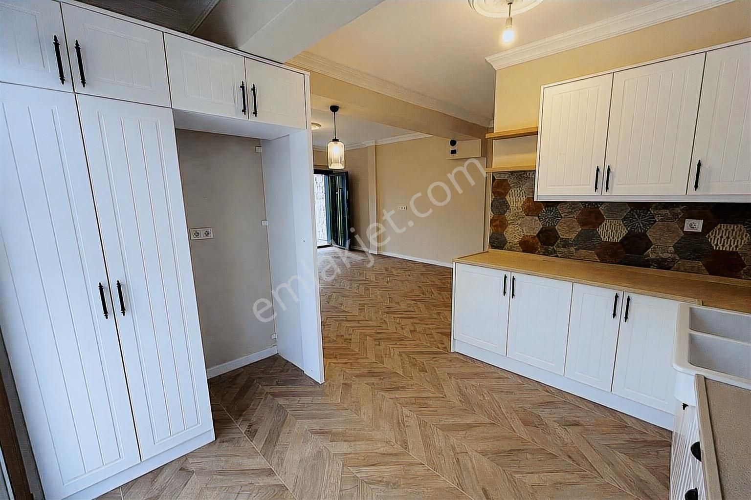 Kocaali Yalıda Denize 1. Parsel 3+1 Manzaralı Tripleks Villa - Görsel 14