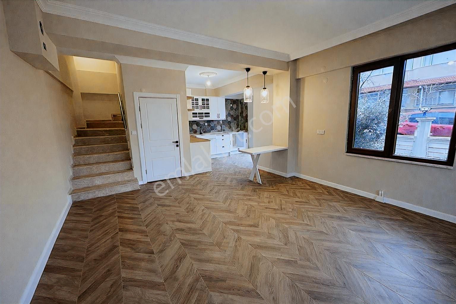 Kocaali Yalıda Denize 1. Parsel 3+1 Manzaralı Tripleks Villa - Görsel 11