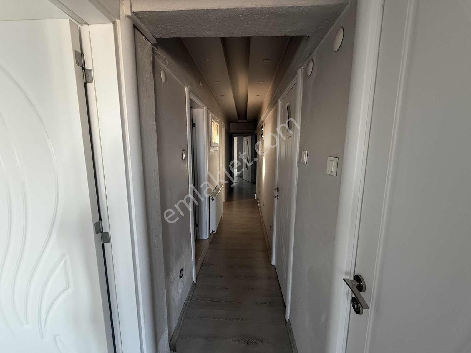 Mega Emlaktan Çarşı Merkezde Kiralık 3+1 Daire - Görsel 16