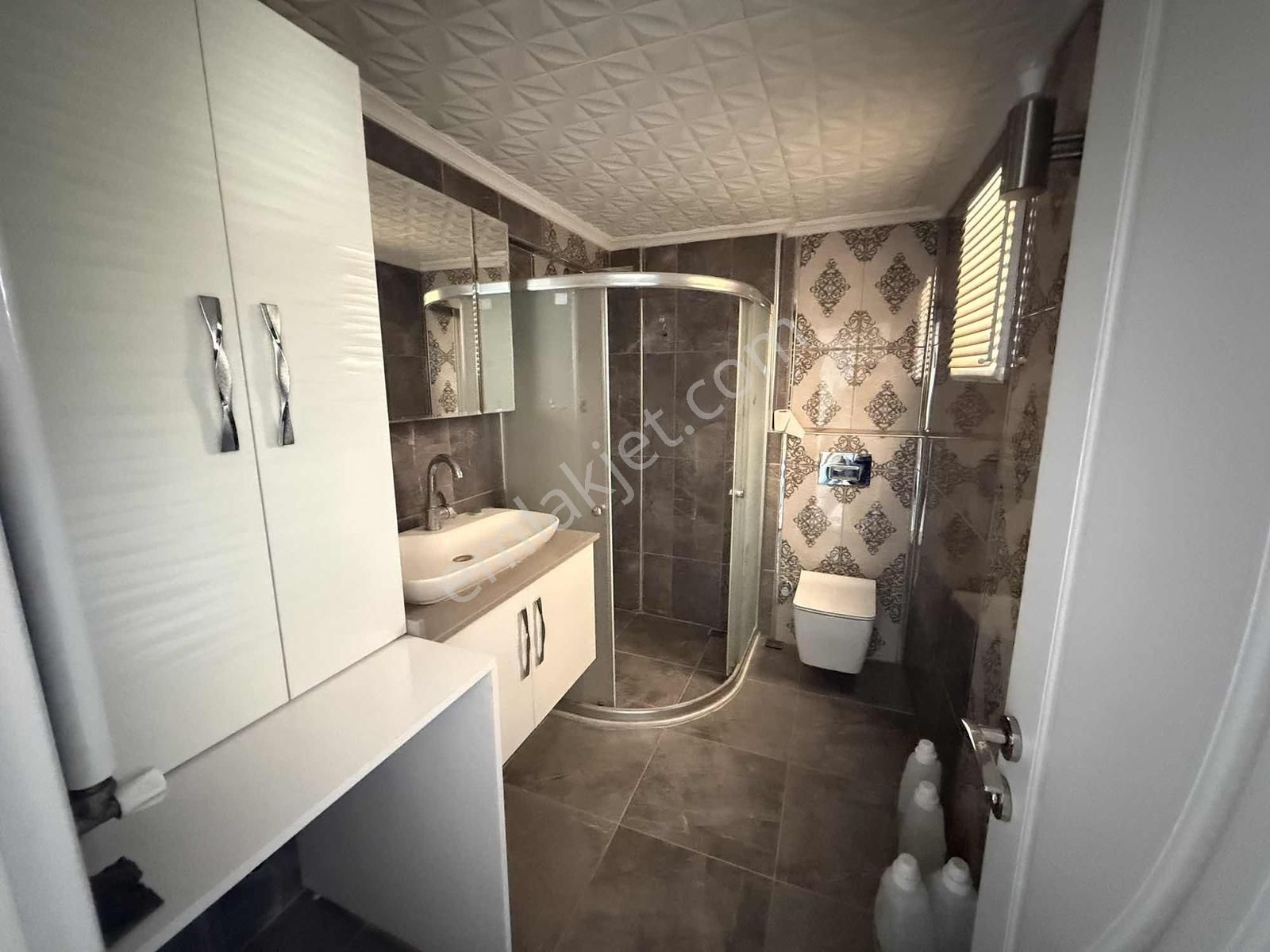 Mega Emlaktan Çarşı Merkezde Kiralık 3+1 Daire - Görsel 12