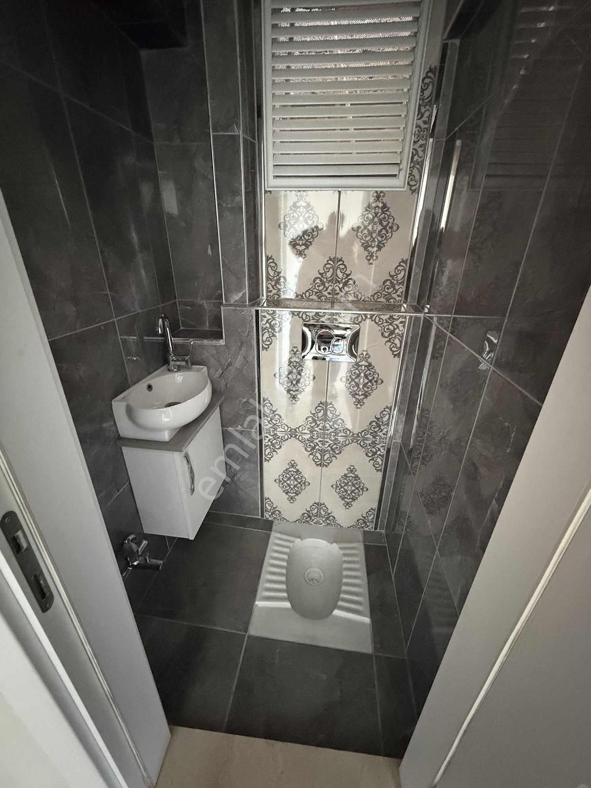 Mega Emlaktan Çarşı Merkezde Kiralık 3+1 Daire - Görsel 14