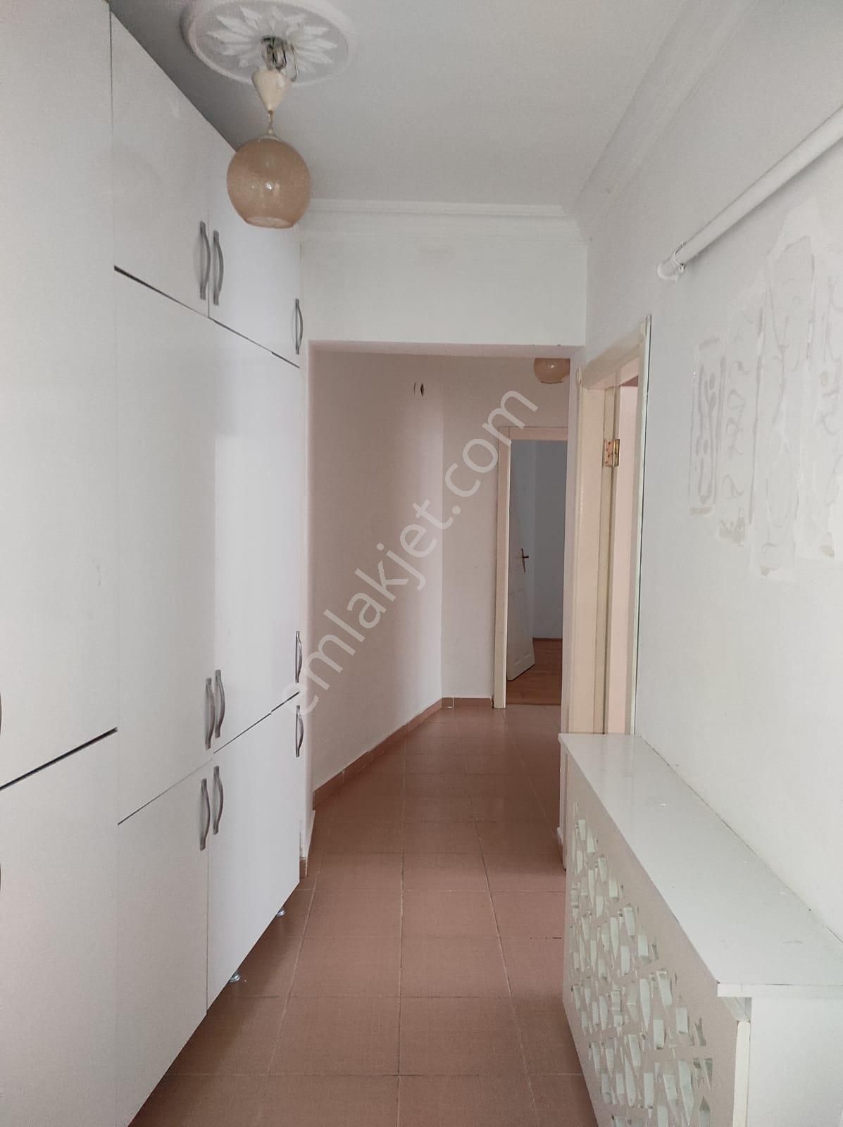 Özlem Caddesi Paraleli 2+1 Satılık Daire** - Görsel 5