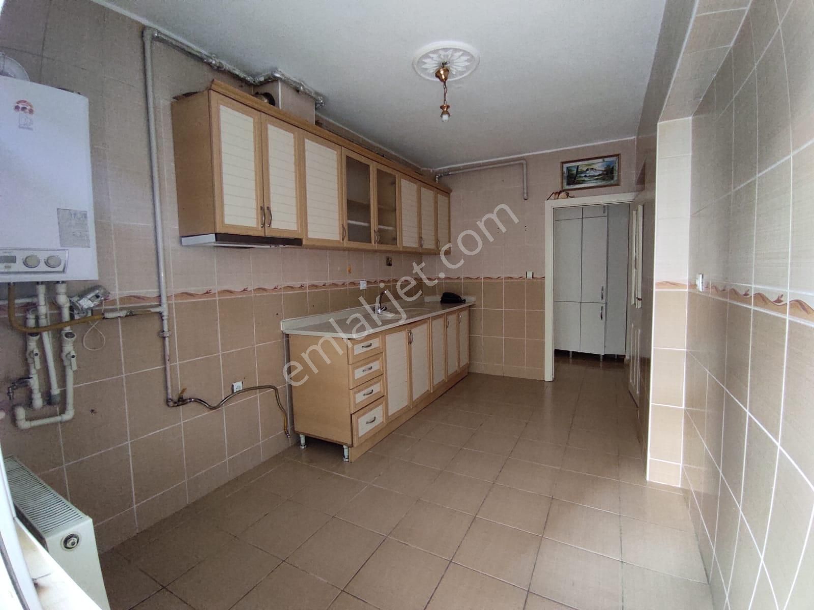 Özlem Caddesi Paraleli 2+1 Satılık Daire** - Görsel 2