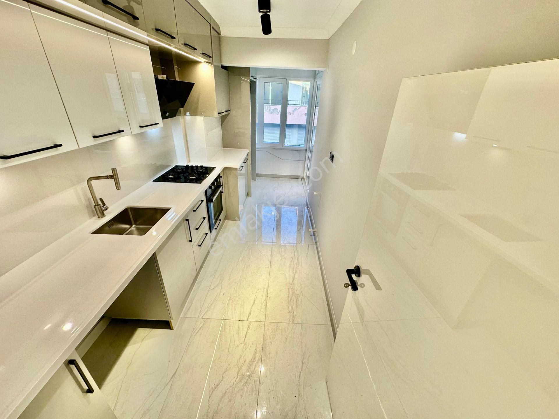 ꧁ay Emlak'tan꧂akçay 'da Ayrı Mutfak Köşe Ön Cephe Satılık 2+1 Muhteşem Doğa Manzaralı Daire - Görsel 3