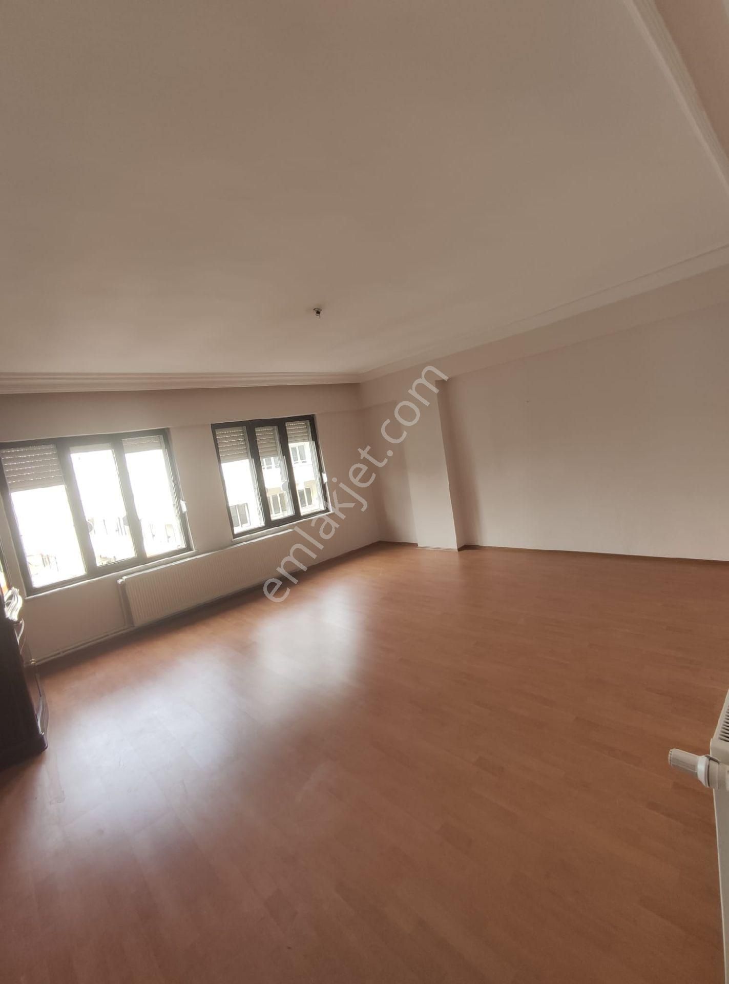 Kiralik Daire Aydoğdu Mah. Hürriyet Cad. Üzeri 3+1 140 M2 Doğalgazlı