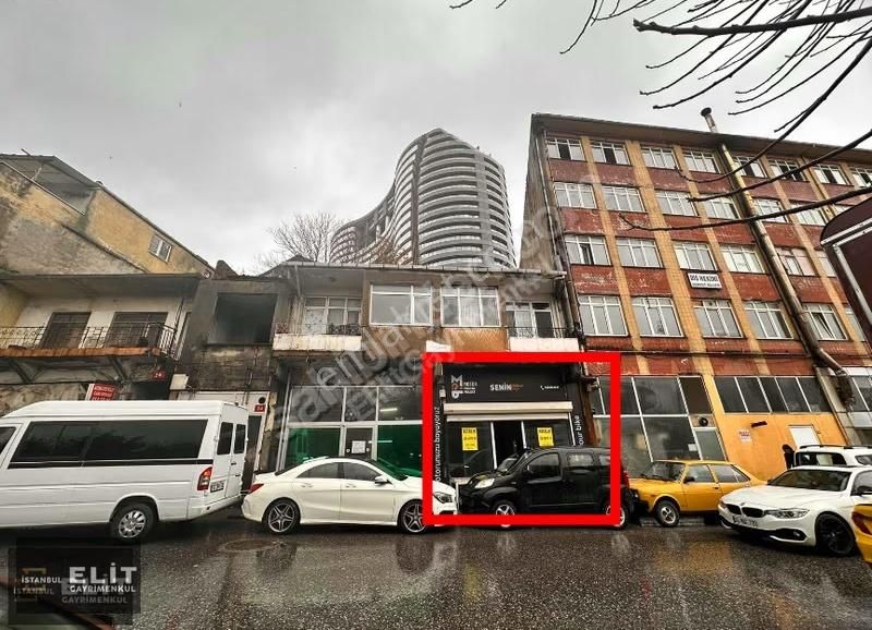 Fikirtepe Metrobüs Durağı Çıkışı - Kiralık Dükkan