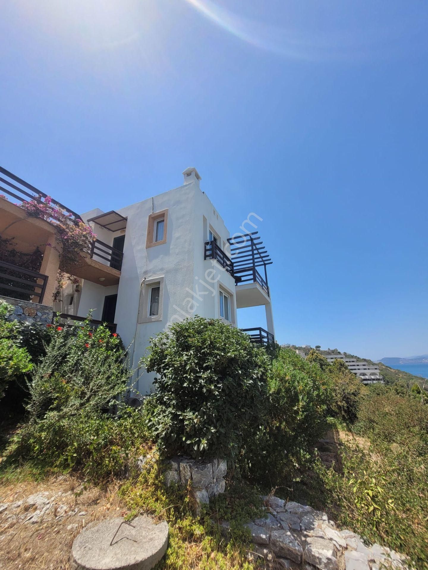 Bodrum Boğaziçi Turqoise Bay Sitesinde Ful Manzaralı Plajlı Villa