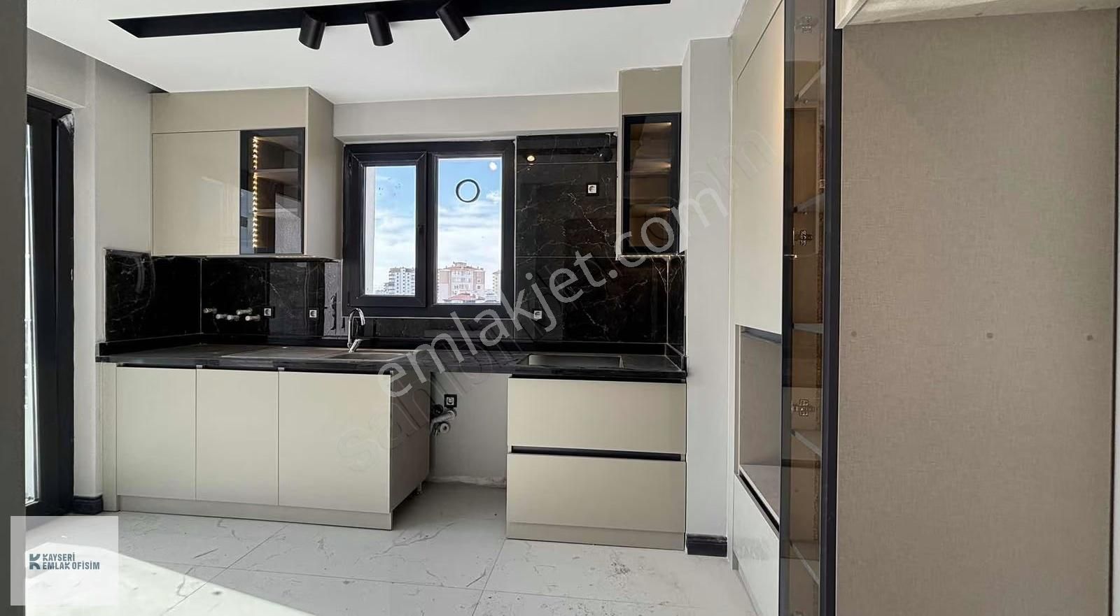 Hocaahmet Yesevi Mah. 2.5+1 Sıfır Daire - Görsel 16