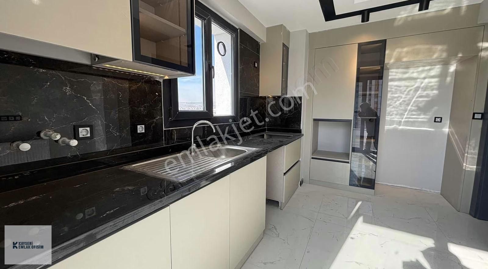 Hocaahmet Yesevi Mah. 2.5+1 Sıfır Daire - Görsel 23