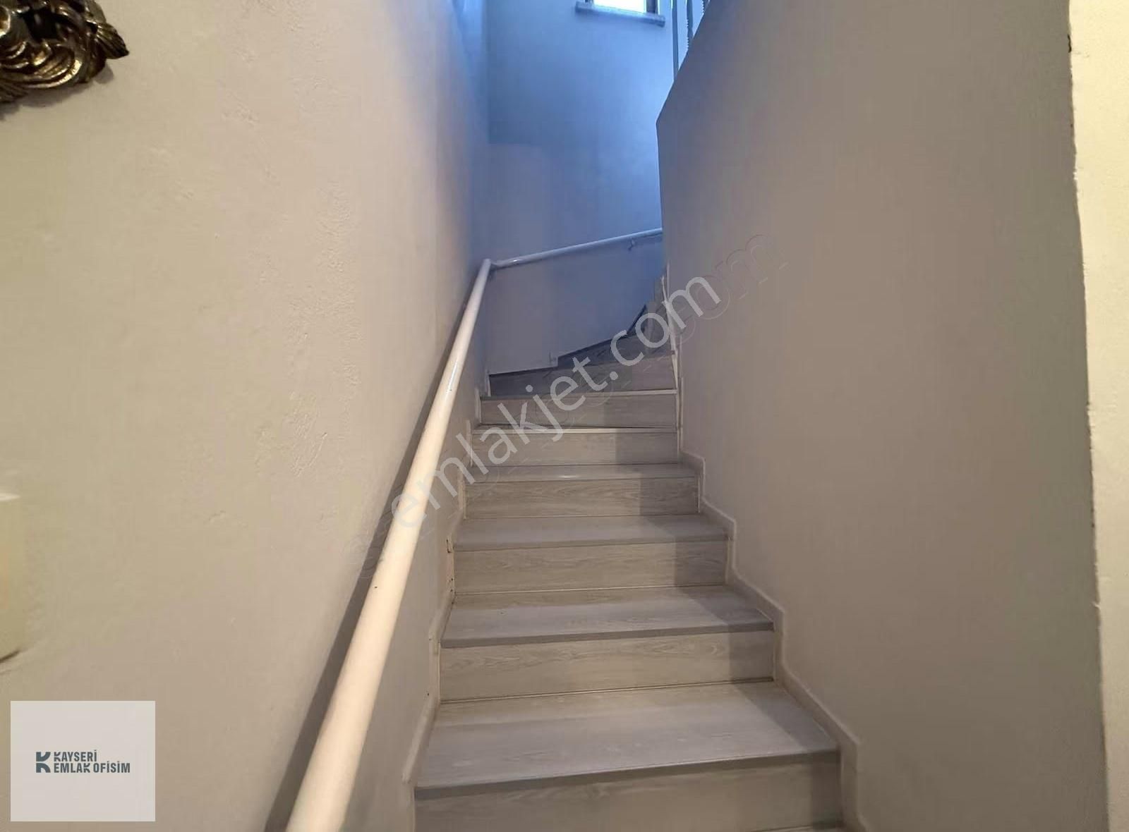 Muhteşem Konumu İle Erenköy Mahallesinde 1000 M² Arsa Ve 2+1 Ev - Görsel 7