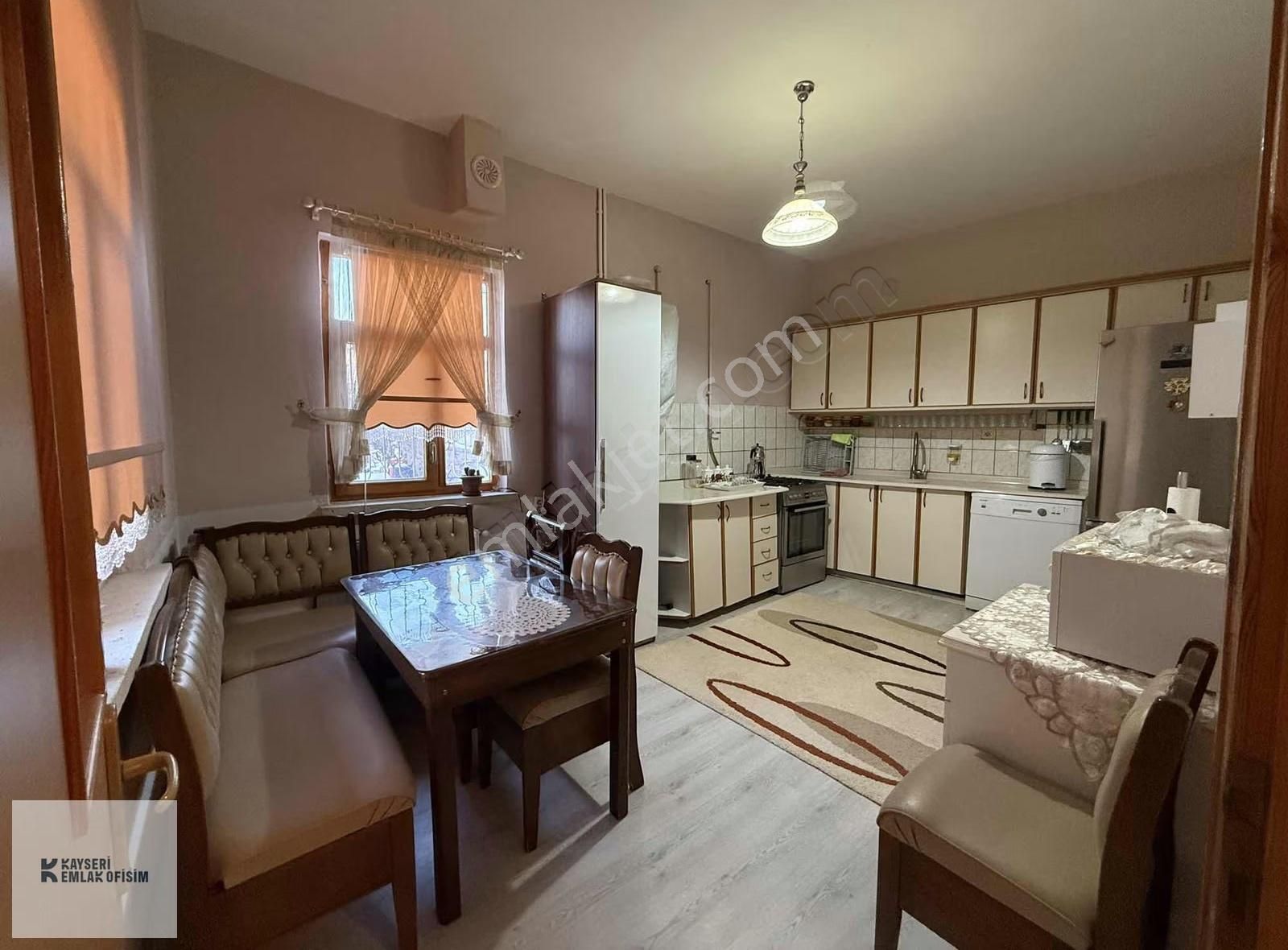 Muhteşem Konumu İle Erenköy Mahallesinde 1000 M² Arsa Ve 2+1 Ev - Görsel 30