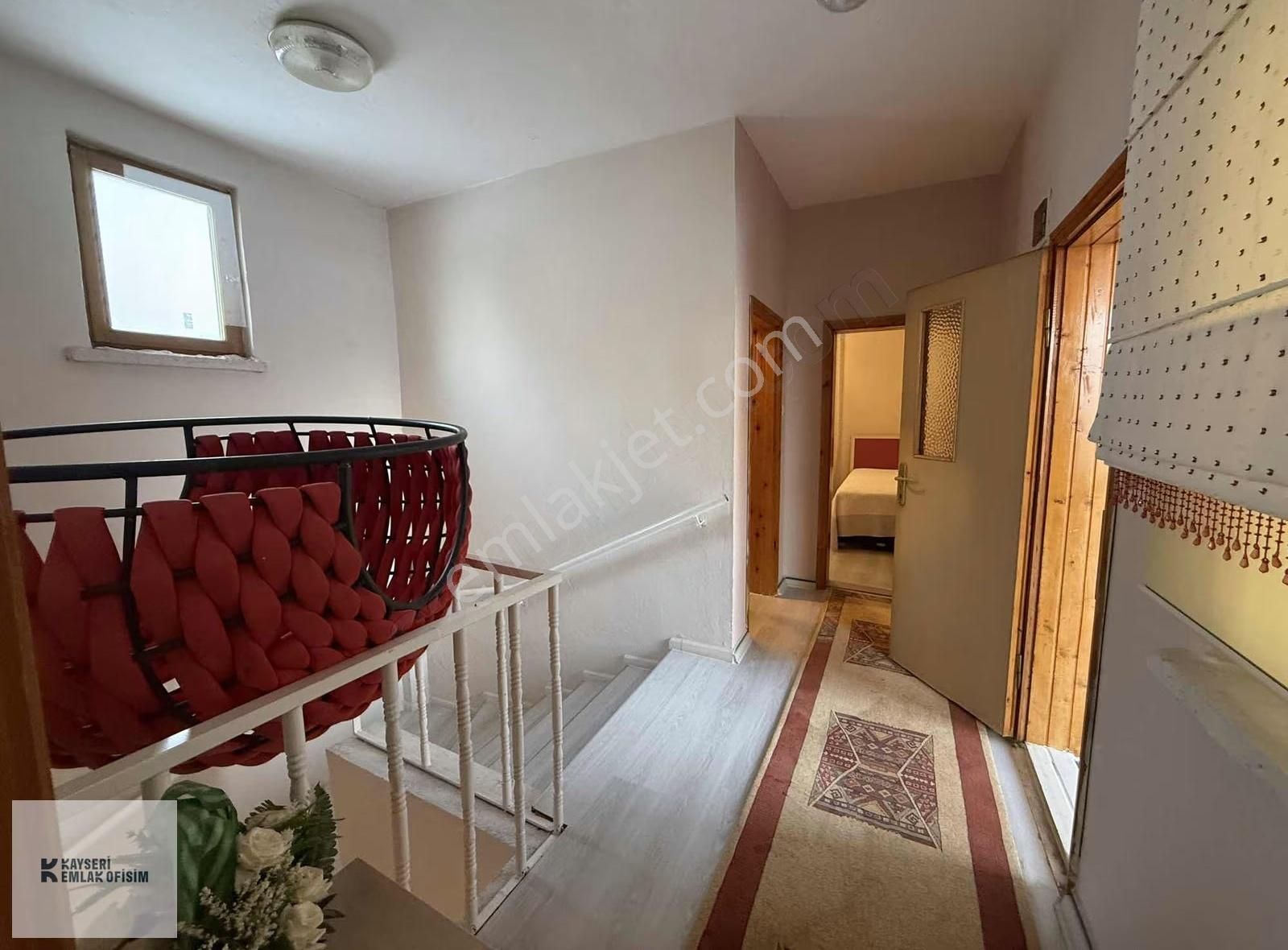 Muhteşem Konumu İle Erenköy Mahallesinde 1000 M² Arsa Ve 2+1 Ev - Görsel 28