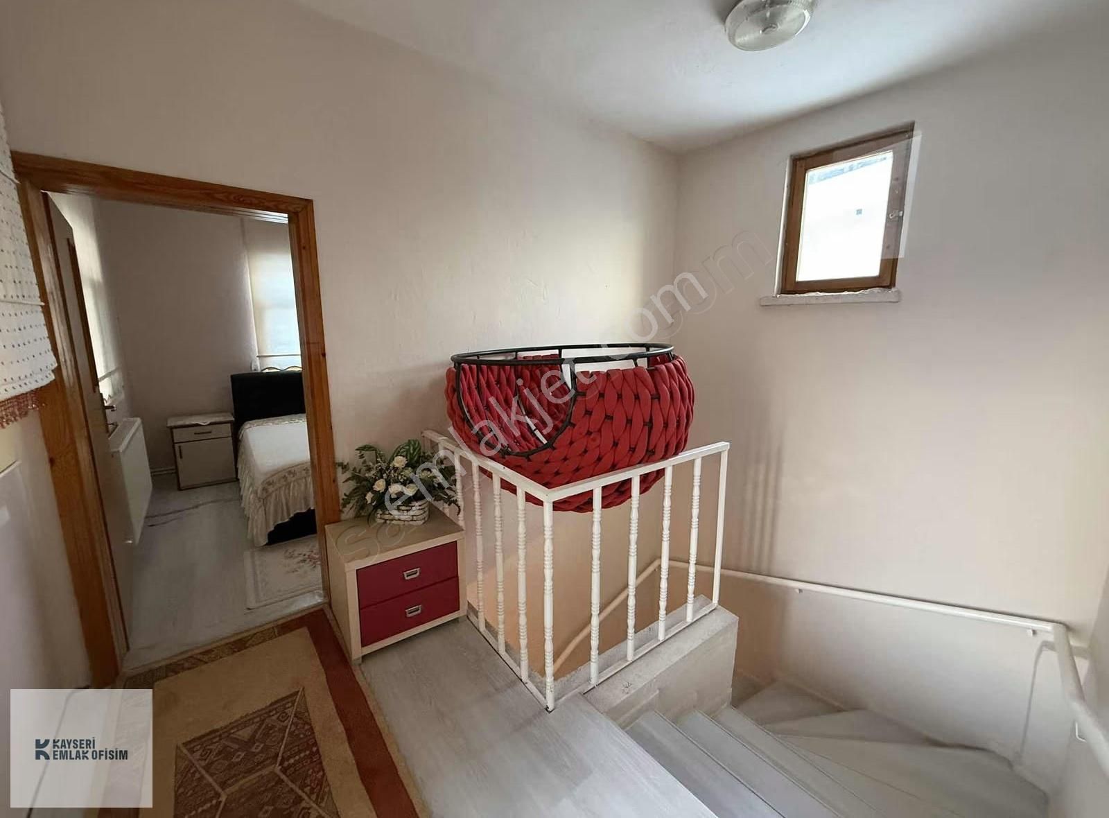 Muhteşem Konumu İle Erenköy Mahallesinde 1000 M² Arsa Ve 2+1 Ev - Görsel 27