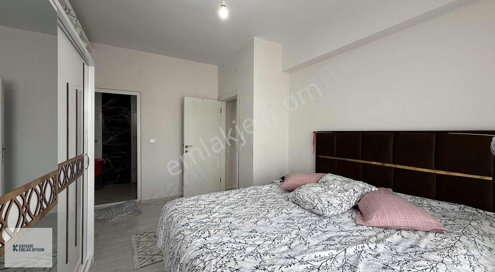 Bahçelievler Serkent'te Cadde Üzeri 3+1 Satılık Geniş Daire - Görsel 3