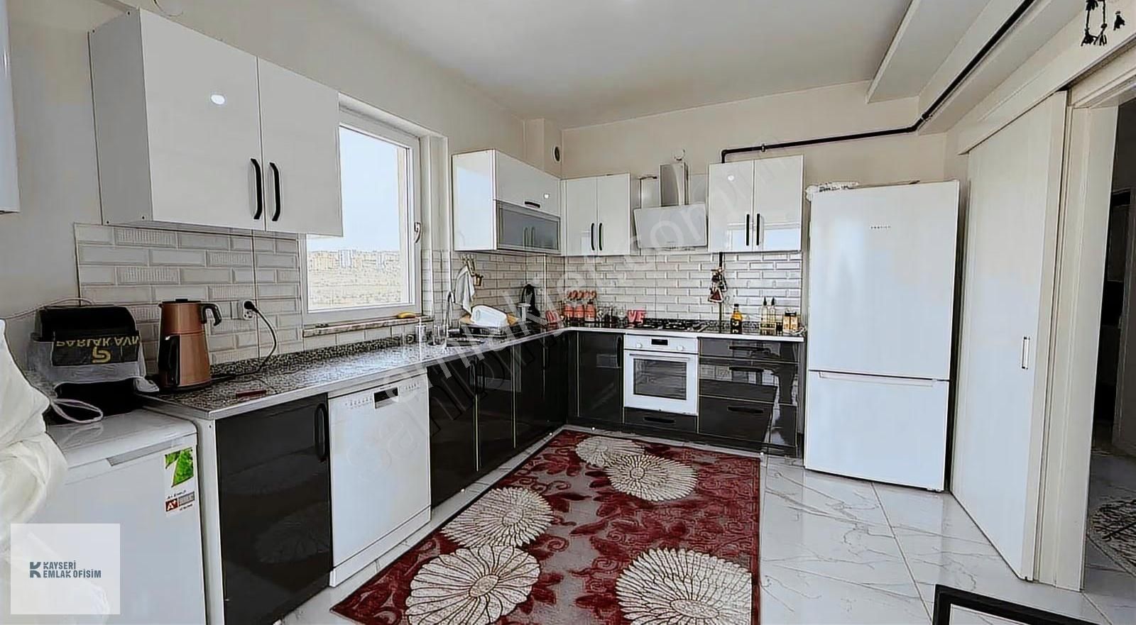 Bahçelievler Serkent'te Cadde Üzeri 3+1 Satılık Geniş Daire - Görsel 24