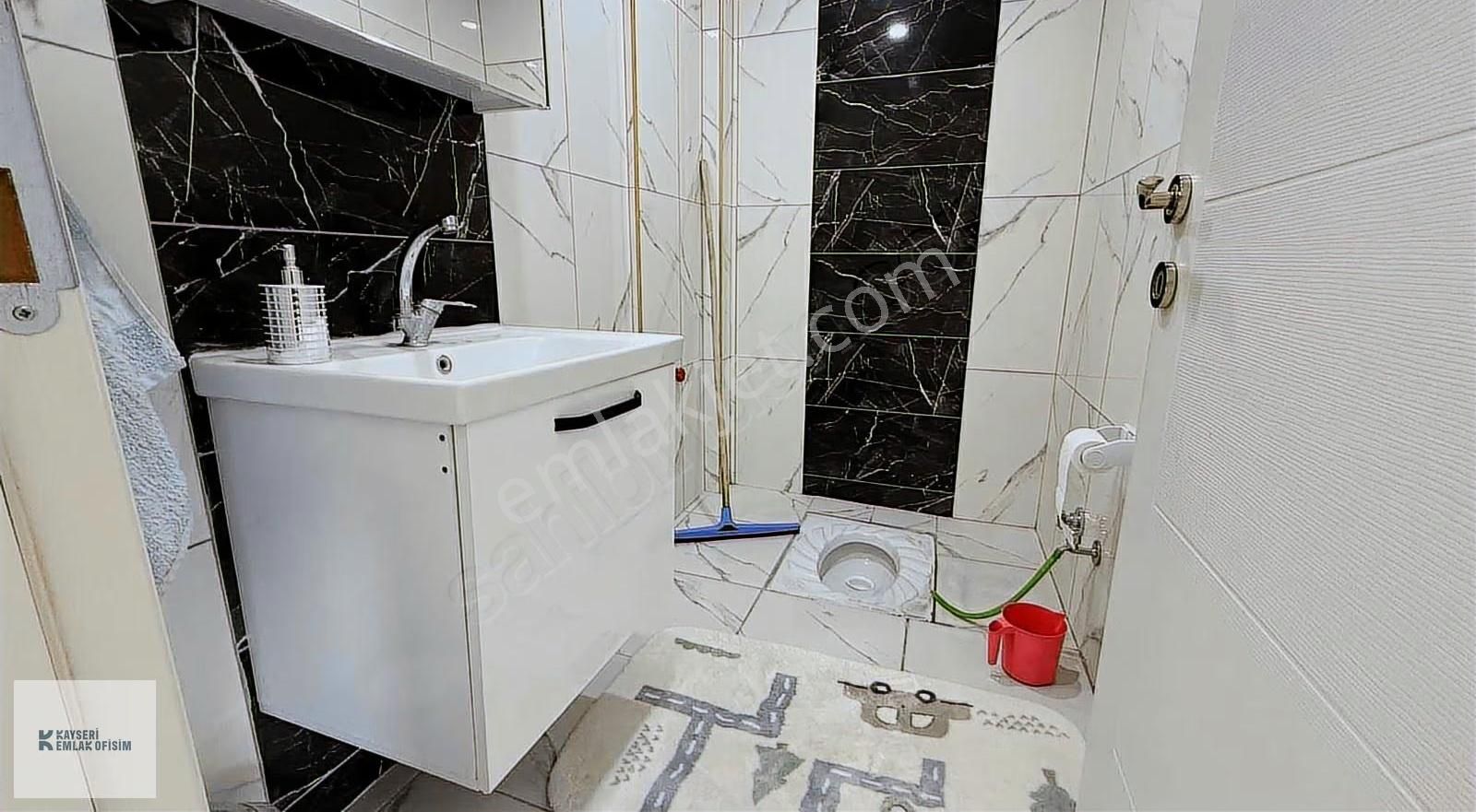 Bahçelievler Serkent'te Cadde Üzeri 3+1 Satılık Geniş Daire - Görsel 32