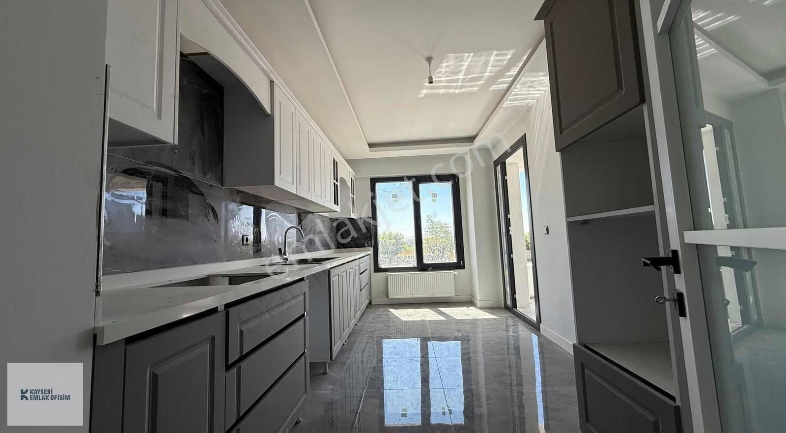 Erkılet Bulvarı Üzerinde 3+1 Sıfır Daire