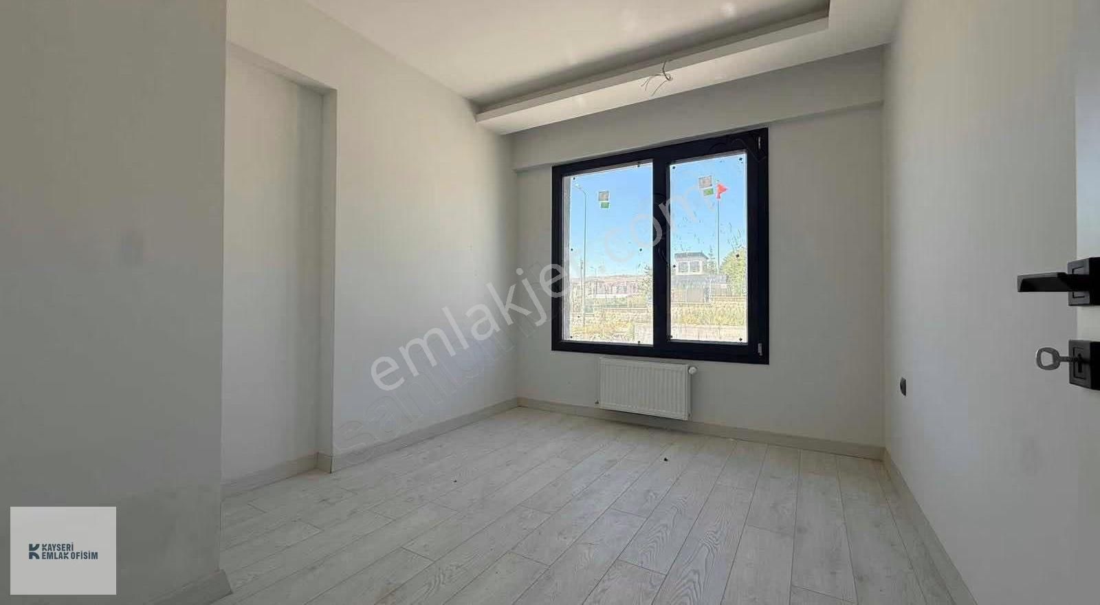 Erkılet Bulvarı Üzerinde 3+1 Sıfır Daire - Görsel 14