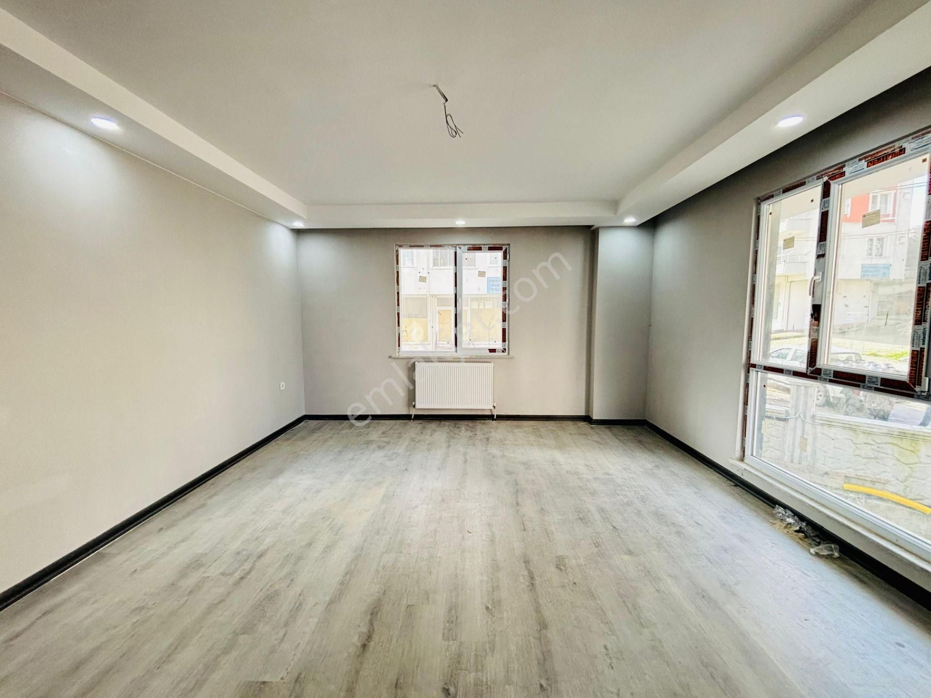 Güven'den Hızlı Tren Yanı Ebevyn Banyolu Arakat Ön Cephe 3+1 Ev!