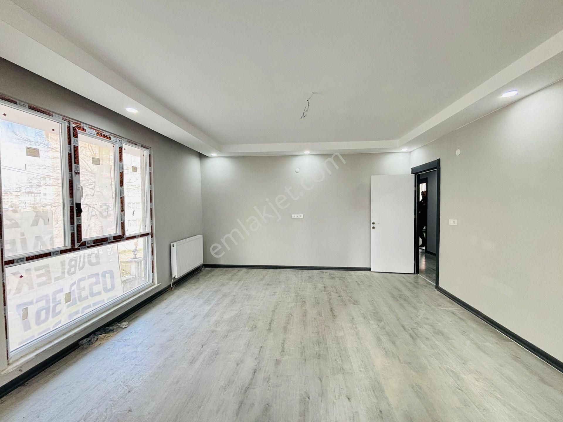 Güven'den Hızlı Tren Yanı Ebevyn Banyolu Arakat Ön Cephe 3+1 Ev! - Görsel 7