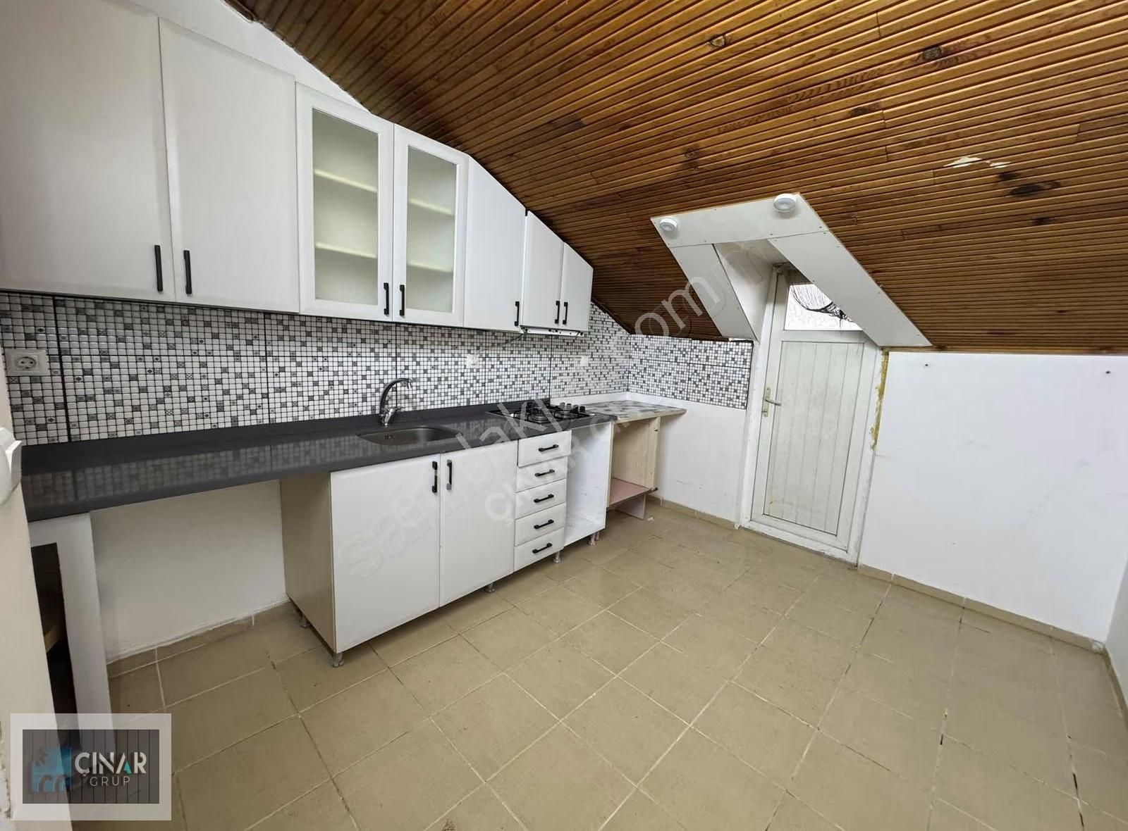 Menteşeoğlu Mahallesi'nde Kiralık 2+1 Yüksek Tavanlı Çatı Katı - Görsel 6
