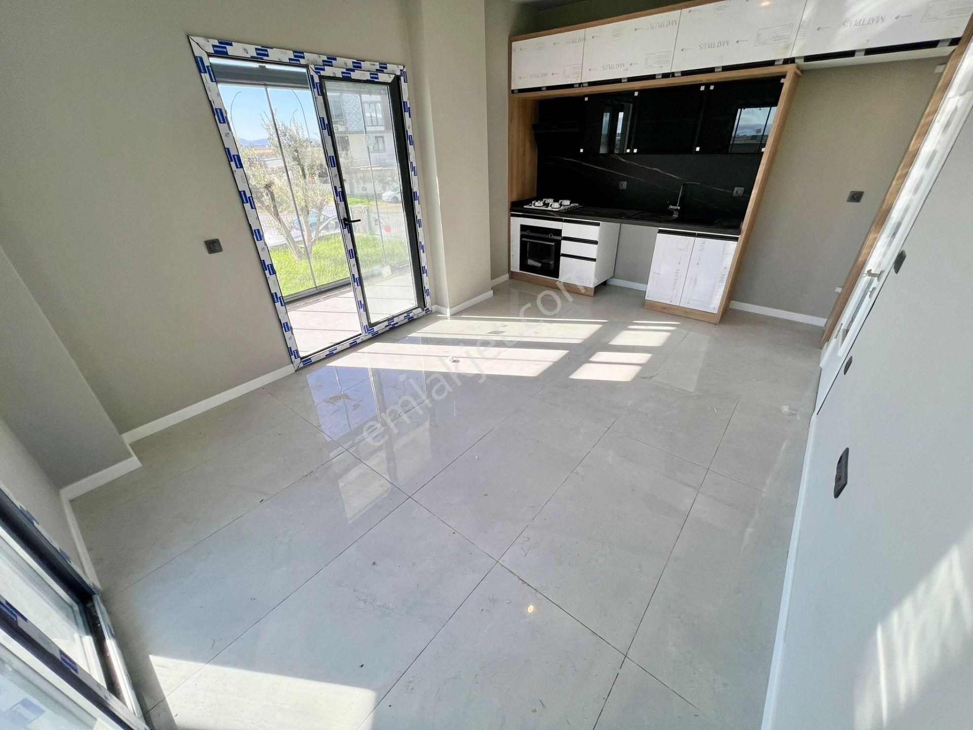 ꧁ay Emlaktan꧂akçay'da Müstakil Tadında Kendine Ait Bahçe Kullanımlı Ön Cephe Satılık 1+1 Lüks Daire - Görsel 17