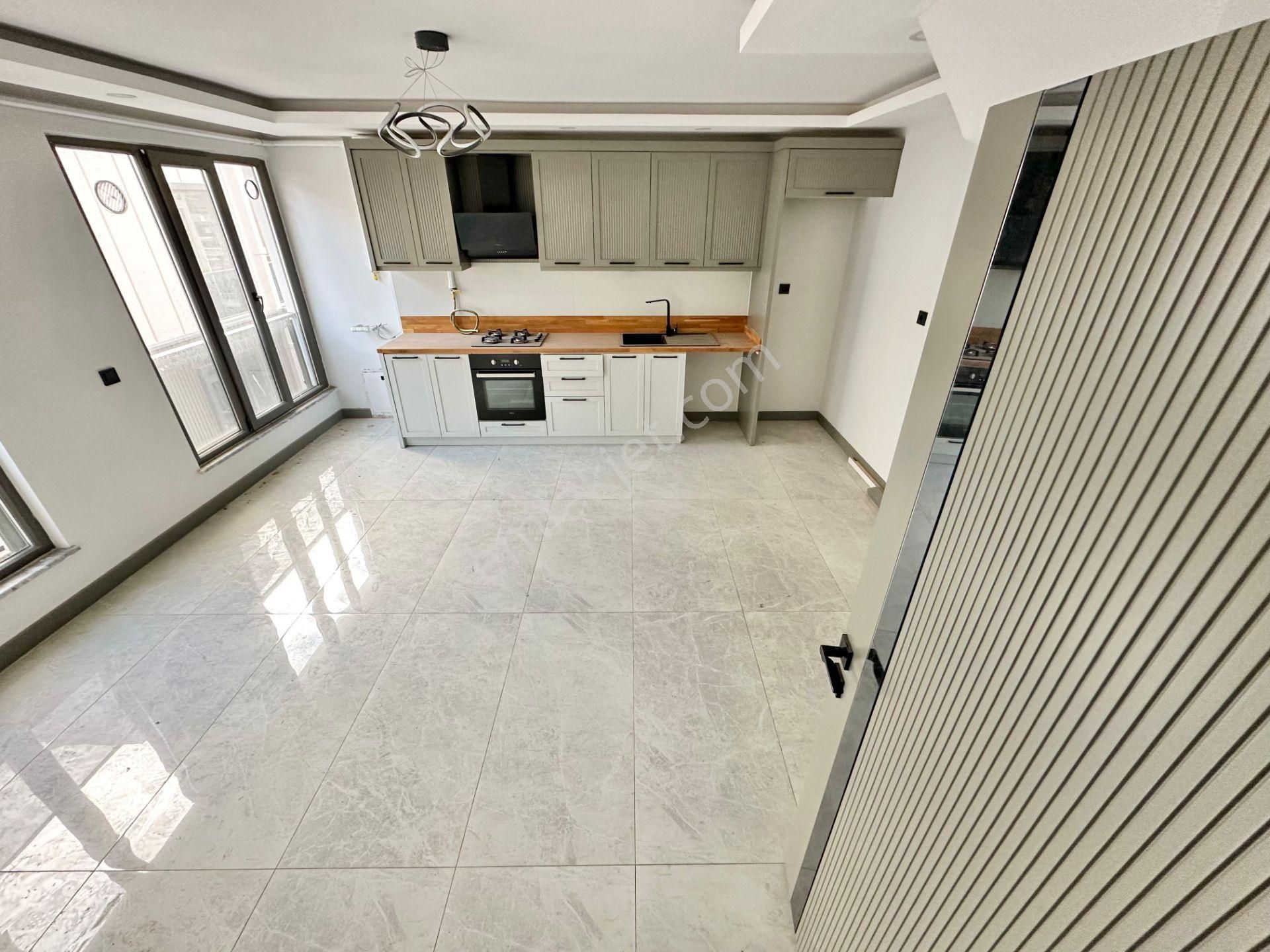 ꧁ay Emlaktan꧂akçay'da Muhteşem Konumlu Asansörlü Çift Banyolu Satılık 2+1 Şık Tasarım Dubleks Daire - Görsel 6