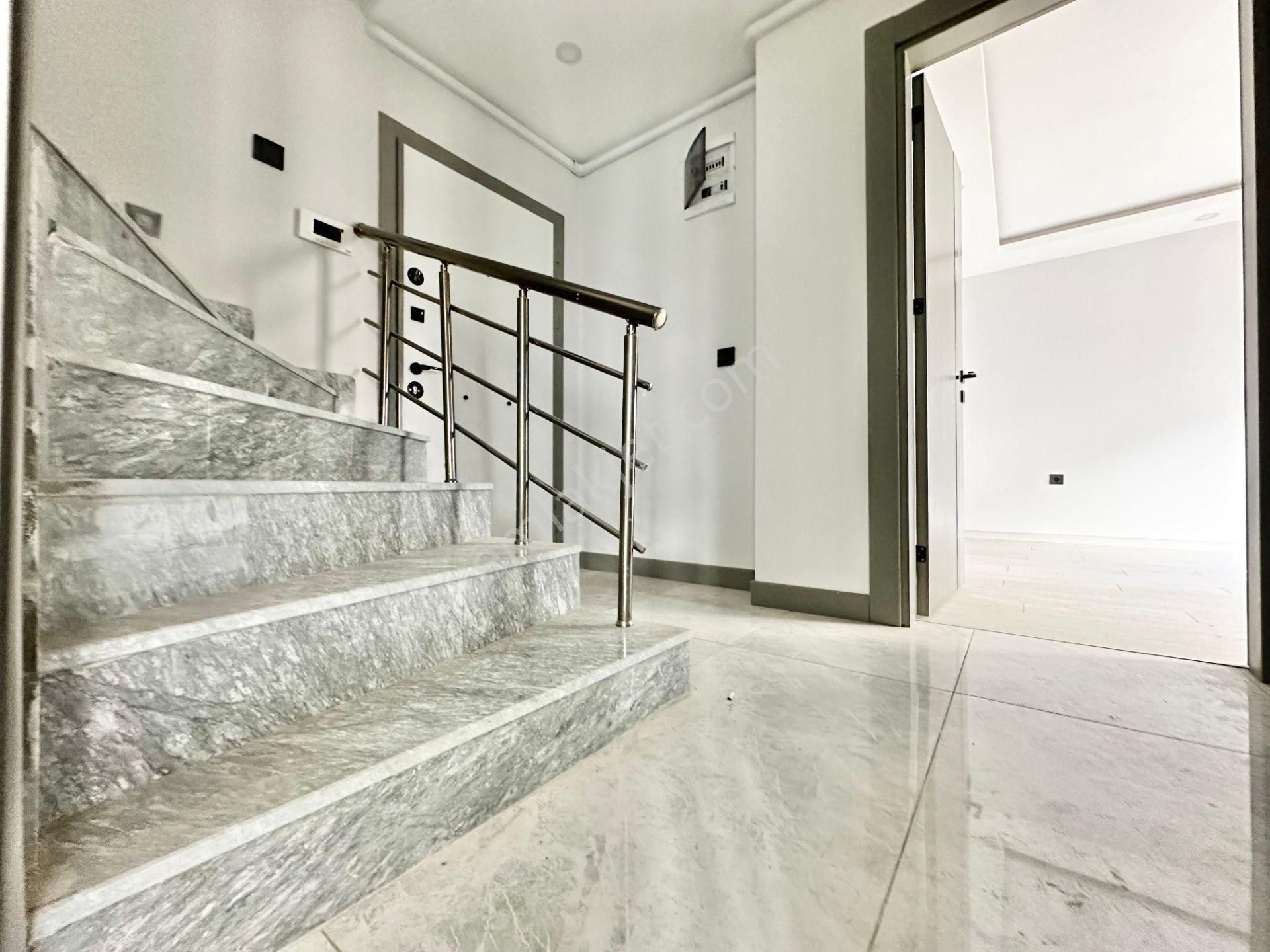 ꧁ay Emlaktan꧂akçay'da Muhteşem Konumlu Asansörlü Çift Banyolu Satılık 2+1 Şık Tasarım Dubleks Daire - Görsel 28