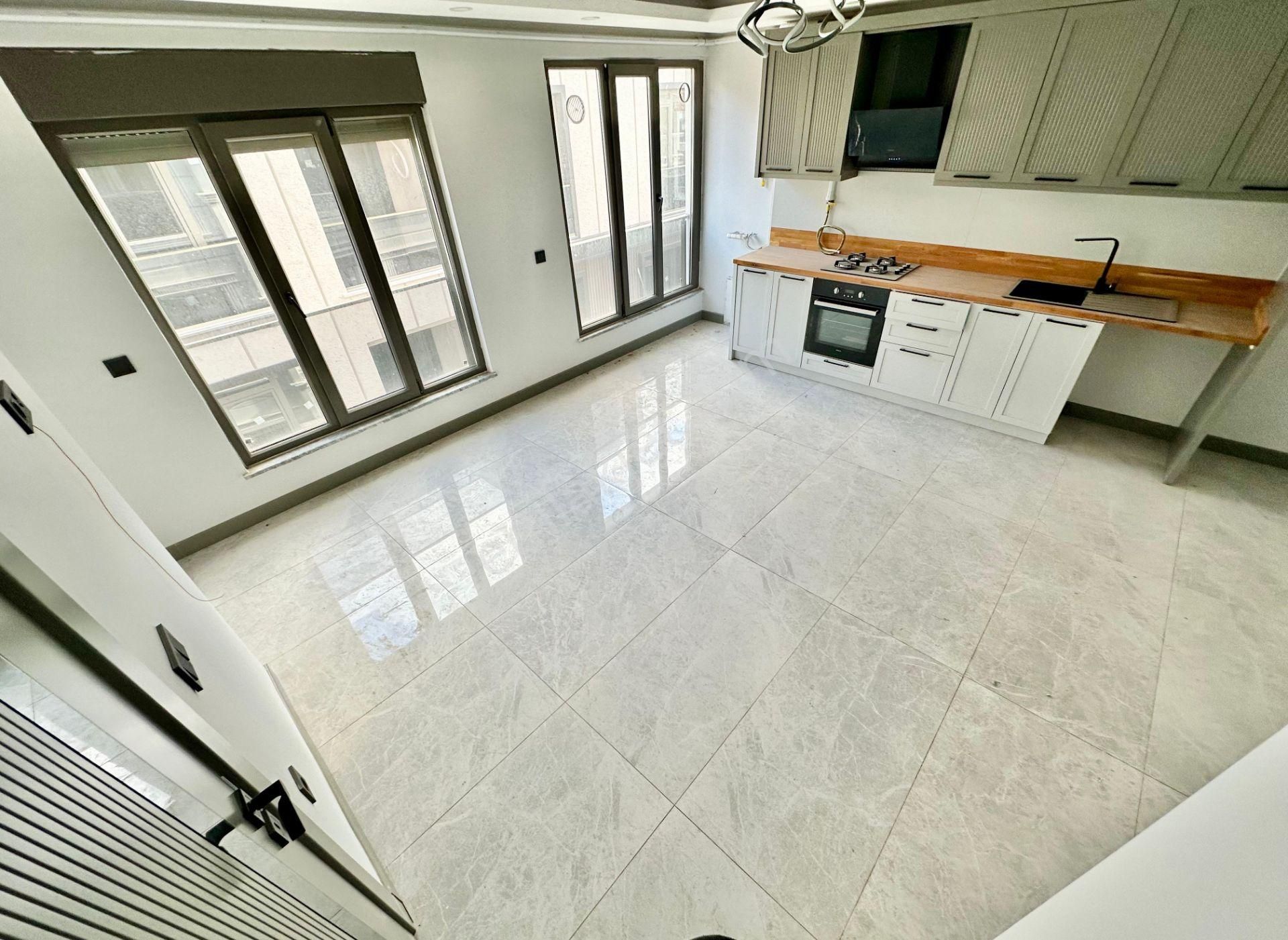 ꧁ay Emlaktan꧂akçay'da Muhteşem Konumlu Asansörlü Çift Banyolu Satılık 2+1 Şık Tasarım Dubleks Daire - Görsel 7