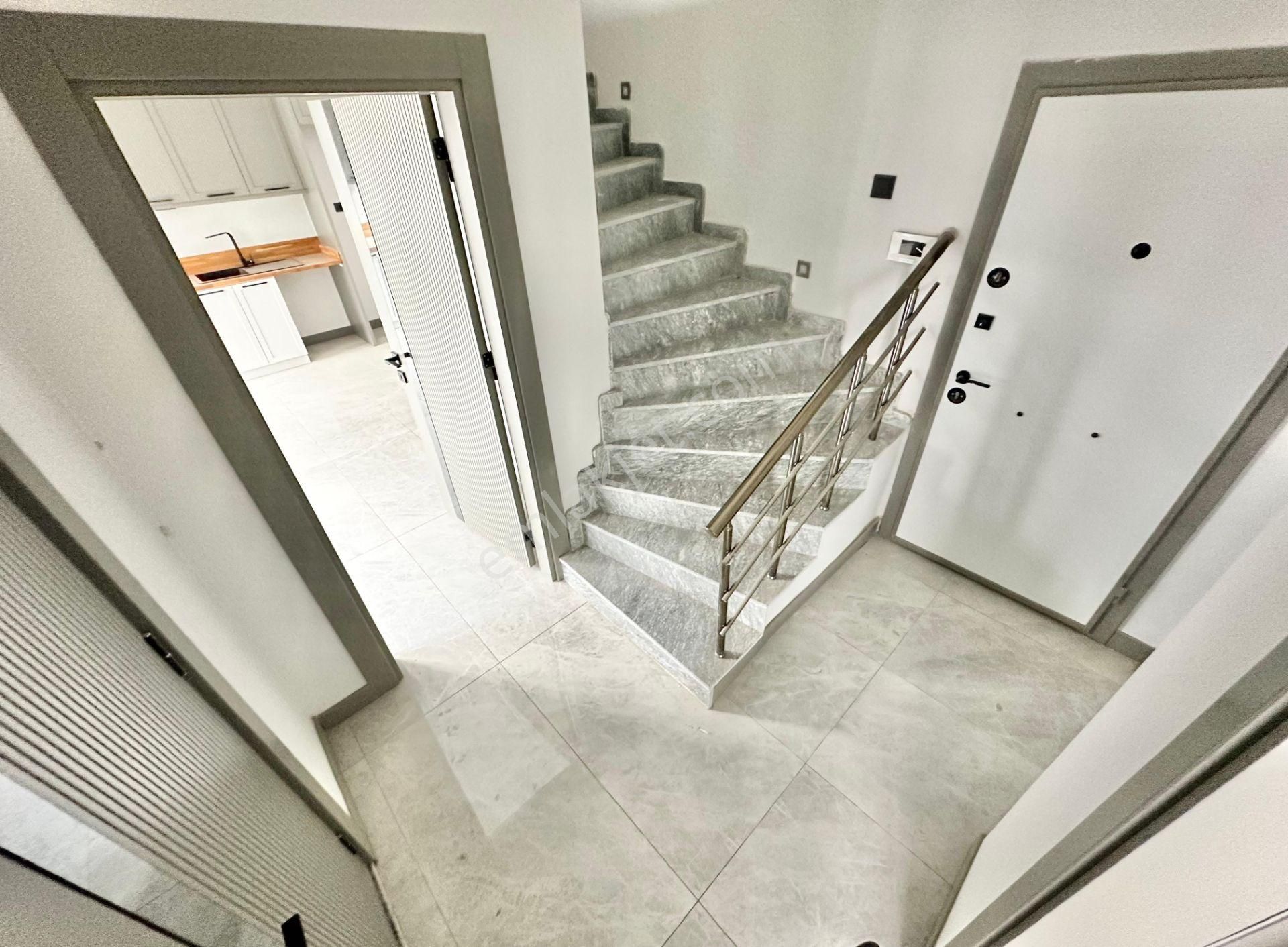 ꧁ay Emlaktan꧂akçay'da Muhteşem Konumlu Asansörlü Çift Banyolu Satılık 2+1 Şık Tasarım Dubleks Daire - Görsel 30