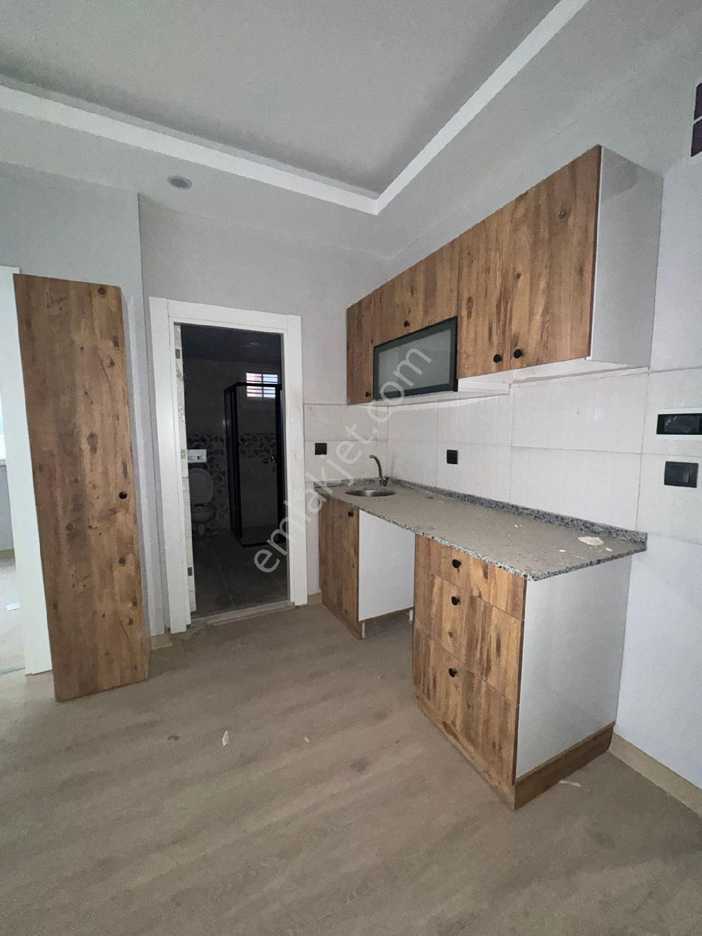 Gültepede Hasarsız İskanlı 2. Kat Köşe Daire