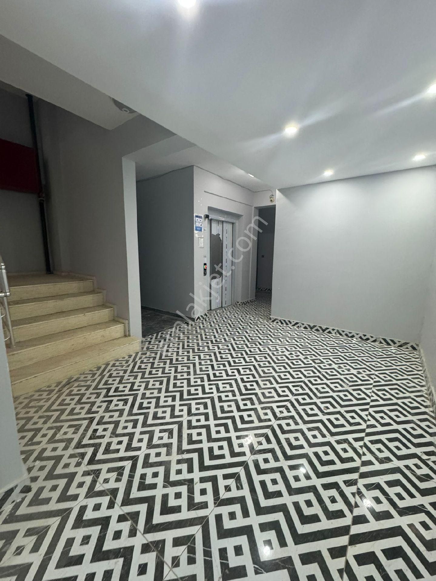 Gültepede Hasarsız İskanlı 2. Kat Köşe Daire - Görsel 2