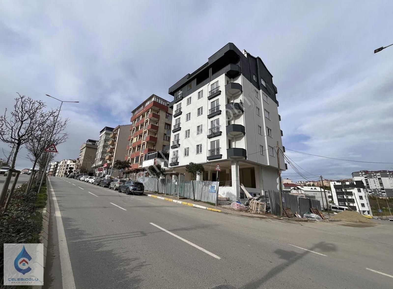 Rahmi Dibek Cadde Üzeri Satılık 3+1 Lüks Arakat Daireler