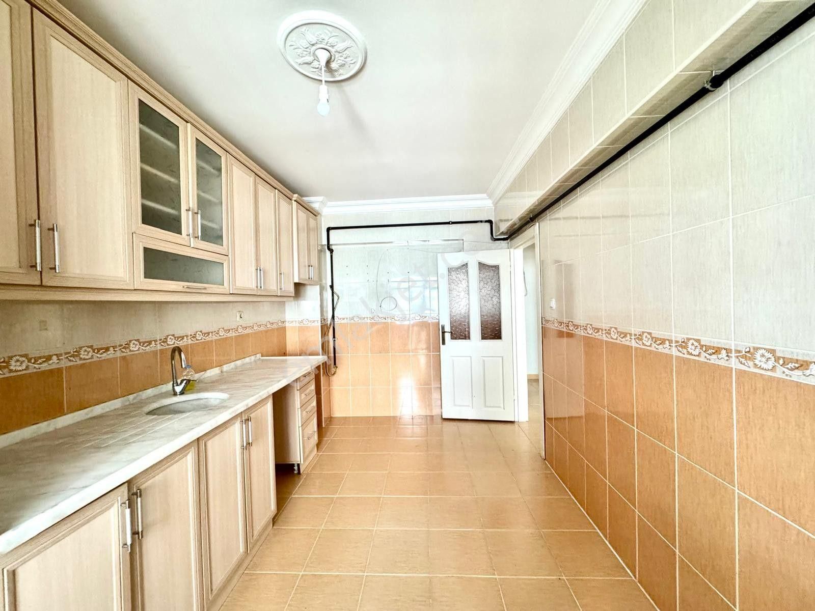 Kalecik Emlak'tan Köşebaşı Y. Giriş 3+1 125m² Klasik Daire - Görsel 3